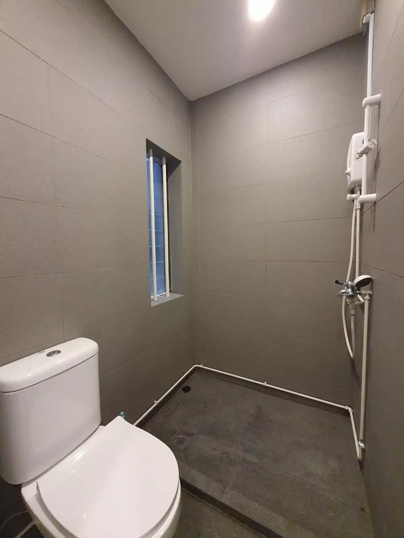 Room in a 4 Bedroom Apartment, 78 Moh Guan Terrace, Singapore 162078 - Singapore, Singapore - Tap Luxe - Bathroom
