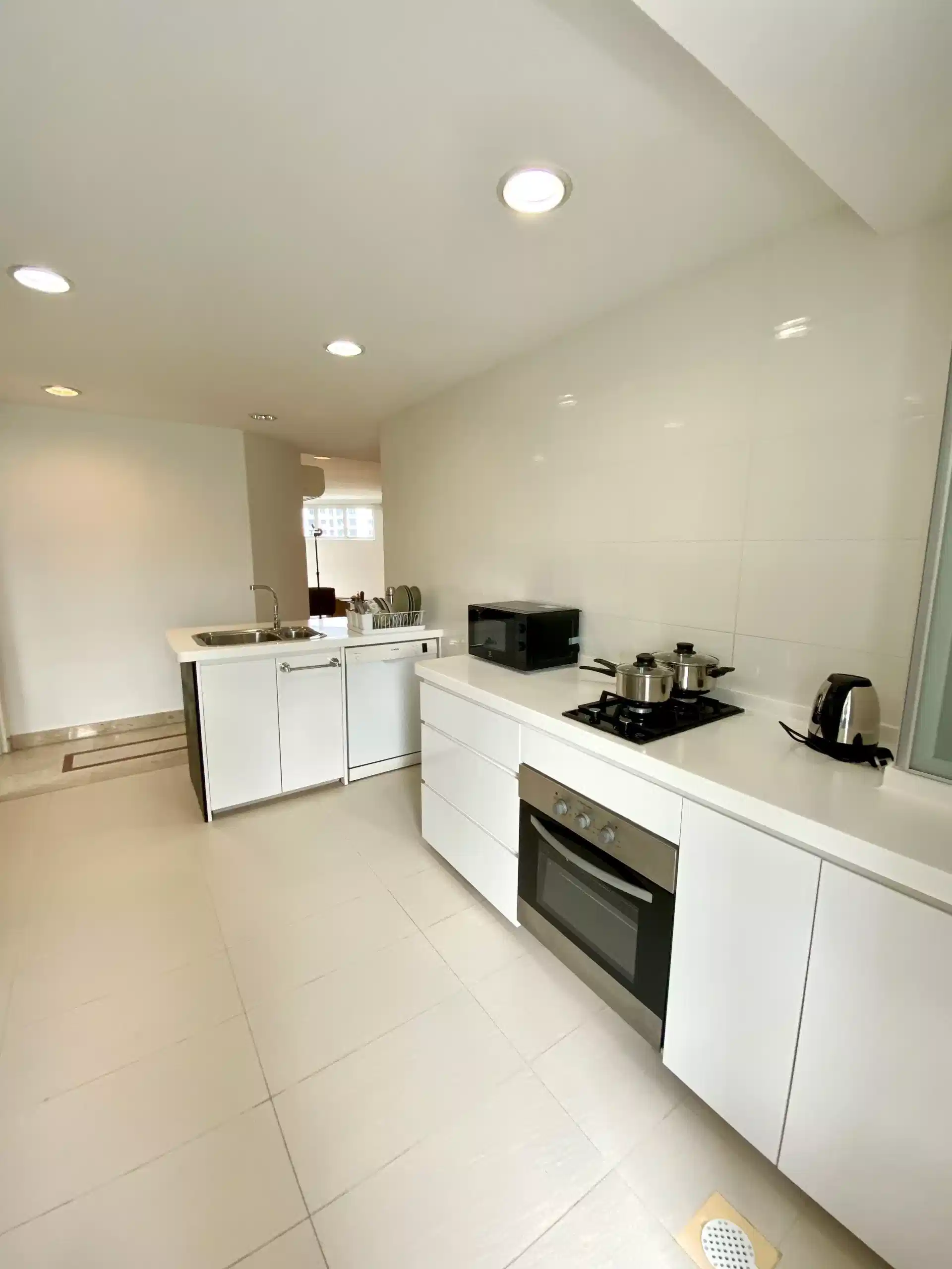  Room in a 3 Bedroom Apartment, 2 Leedon Road, Singapore 267829 5