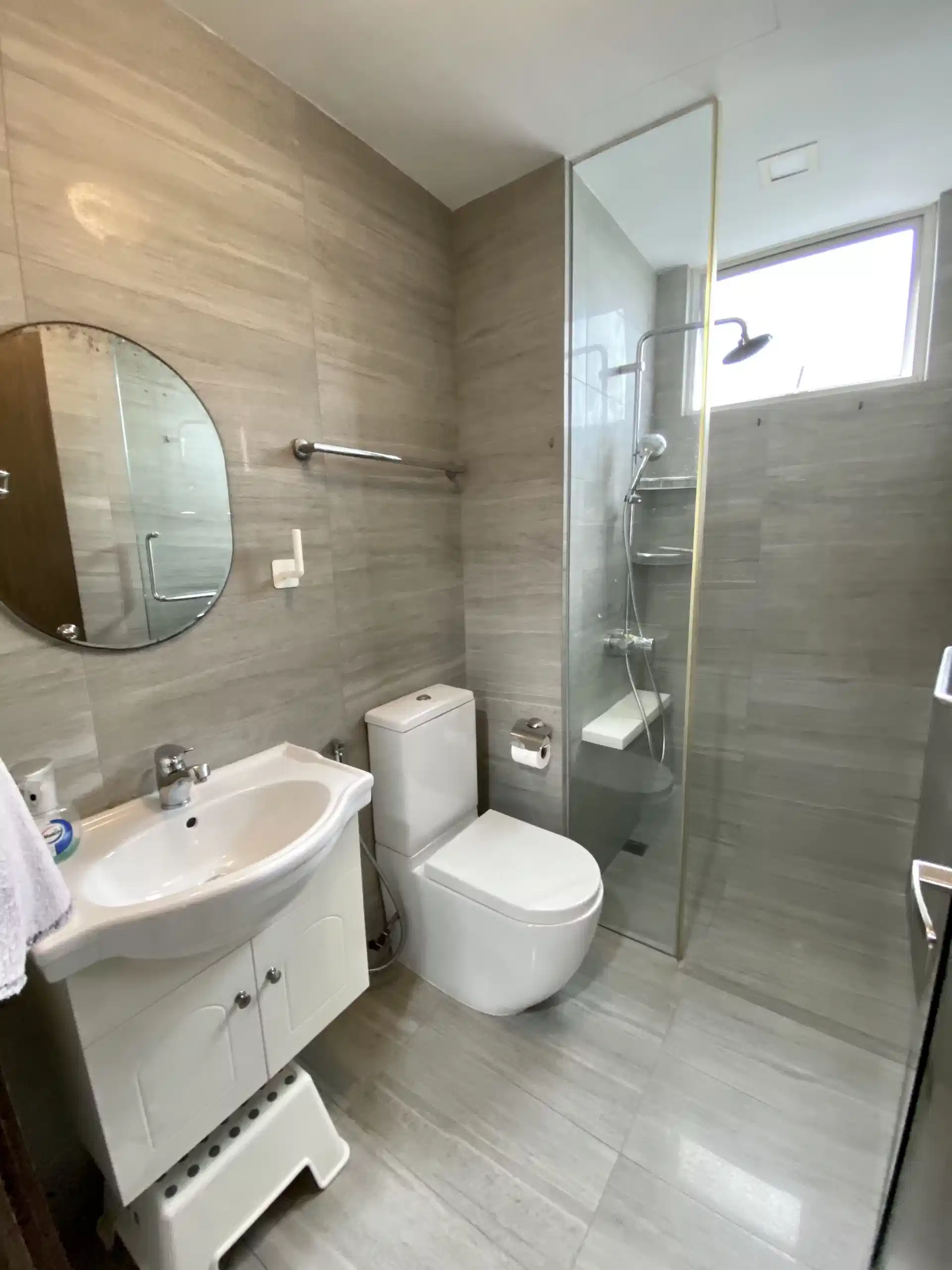 Amenities?w=400&h=260&fit=crop&q=40&auto=format&trim=auto