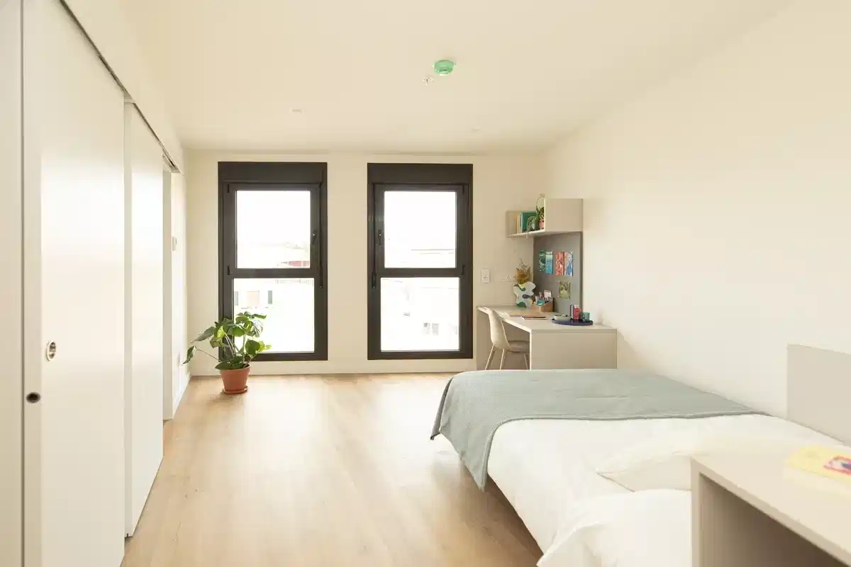 Amenities?w=400&h=260&fit=crop&q=40&auto=format&trim=auto