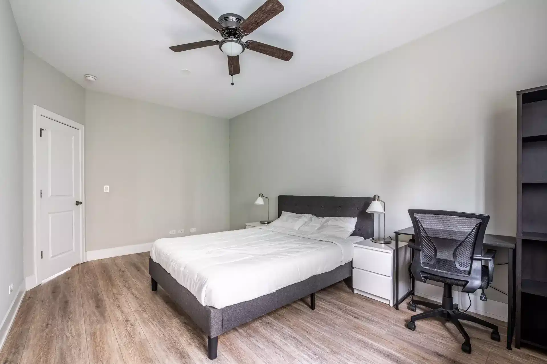 June Homes 60607, Chicago - Chicago, Illinois, United States - #1507A : University Village - Little Italy - Bedroom