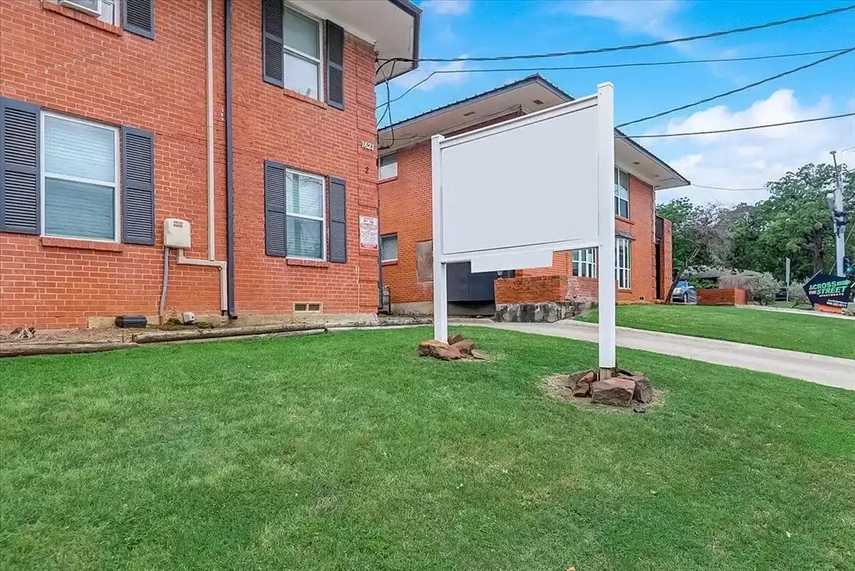 Across the Street, Denton - Denton, Texas, United States - Exterior