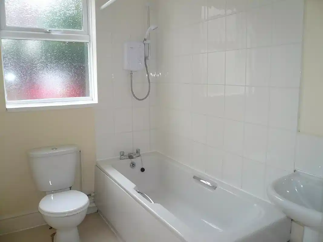 20 Stoneygate Avenue, Leicester - Leicester, England, United Kingdom - 1 Bedroom Flat - Bathroom