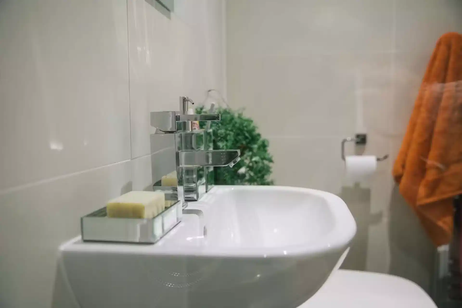 Amenities?w=400&h=260&fit=crop&q=40&auto=format&trim=auto