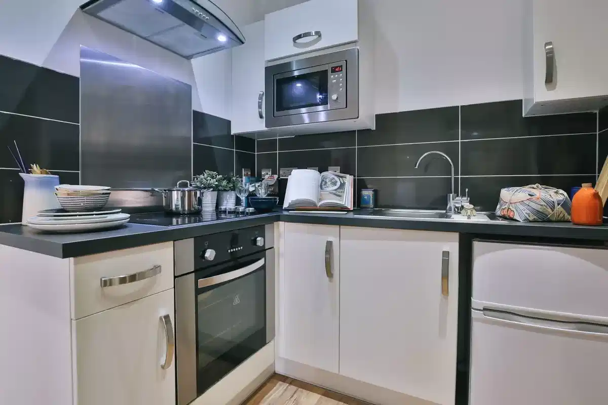 Classic Studio - Amenities?w=400&h=260&fit=crop&q=40&auto=format&trim=auto