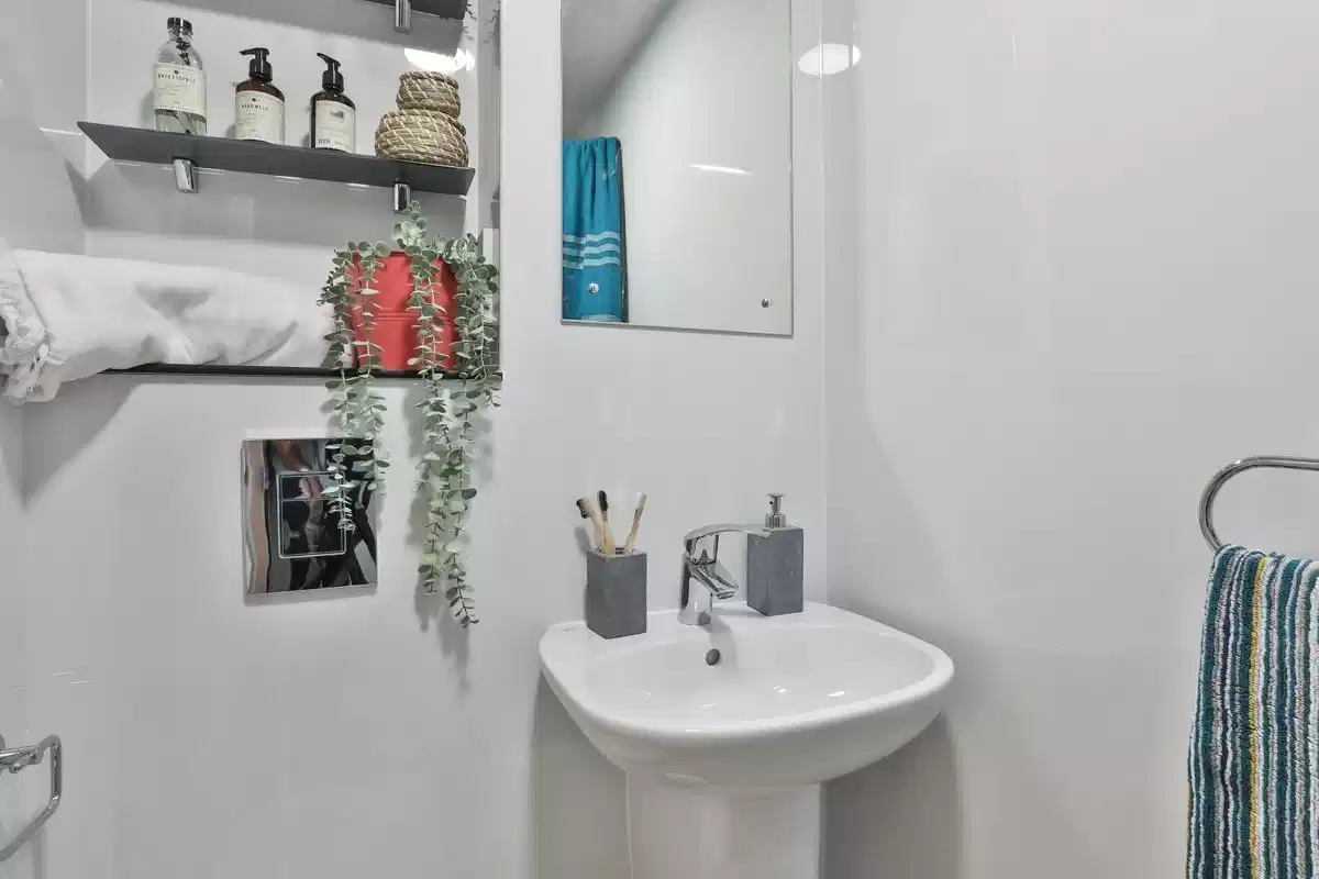 Amenities?w=400&h=260&fit=crop&q=40&auto=format&trim=auto