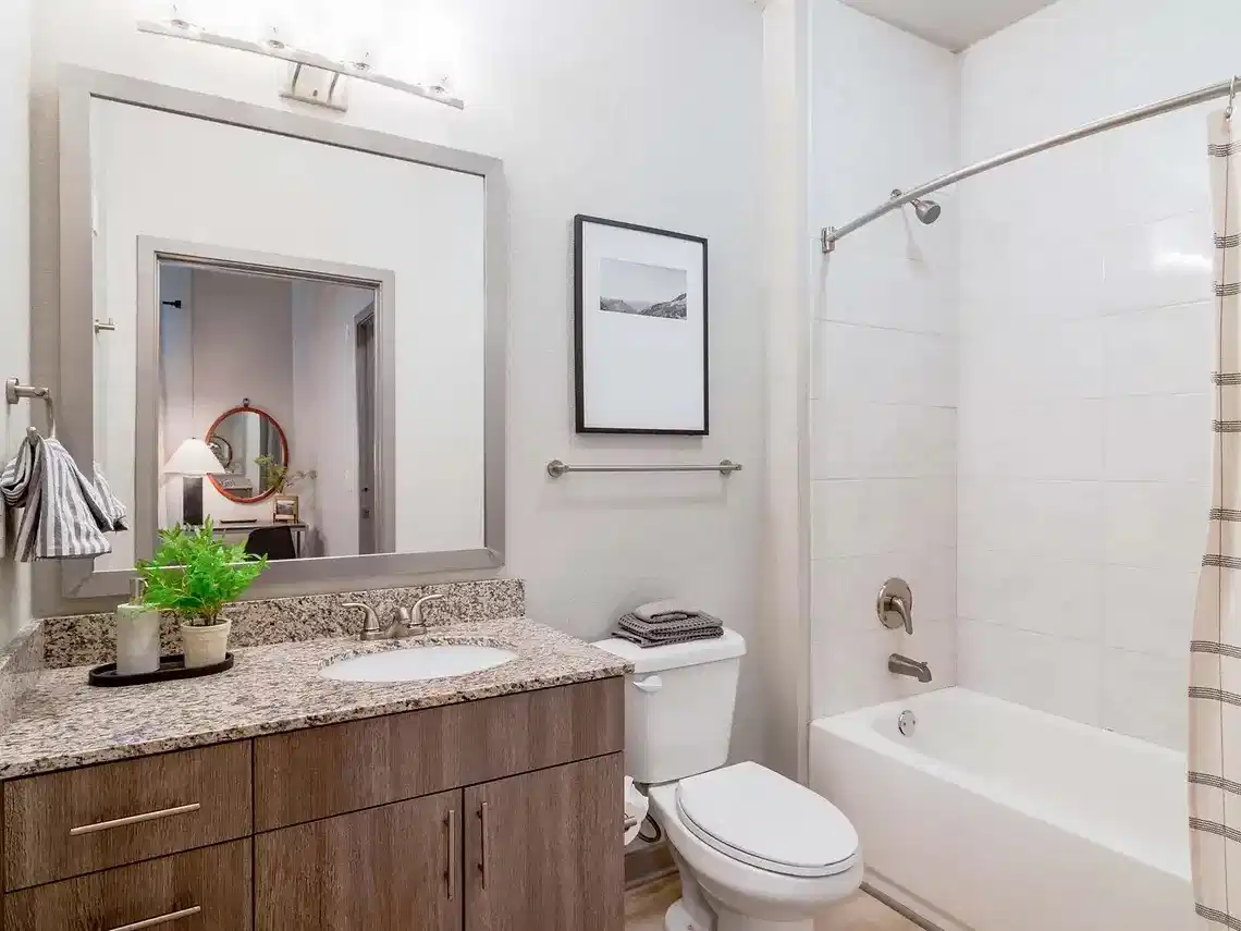 Yugo Atlanta Summerhill, Atlanta - Atlanta, Georgia, United States - Bathroom