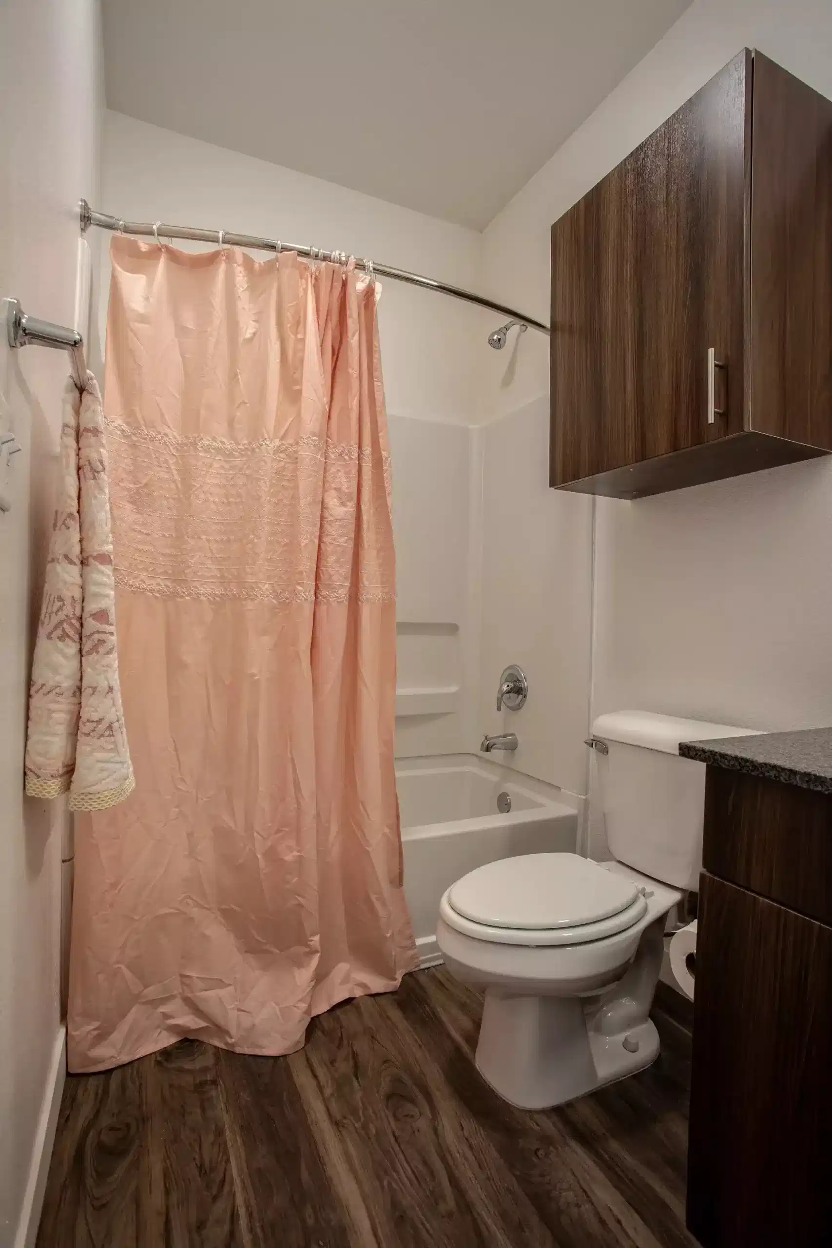 ROAM Student Living, Missoula - Missoula, Montana, United States - Bathroom