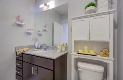345 Flats, Kent - Akron, Ohio, United States - Bathroom
