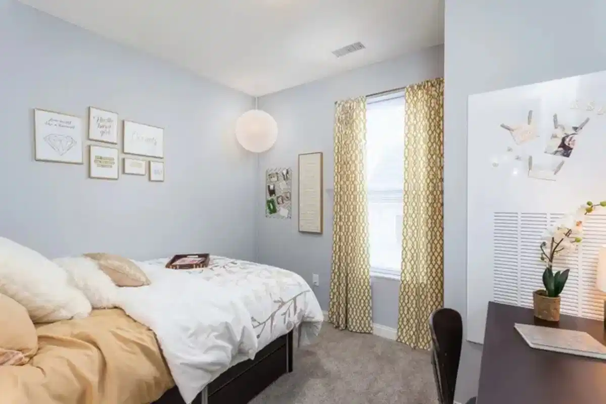 345 Flats, Kent - Akron, Ohio, United States - Bedroom