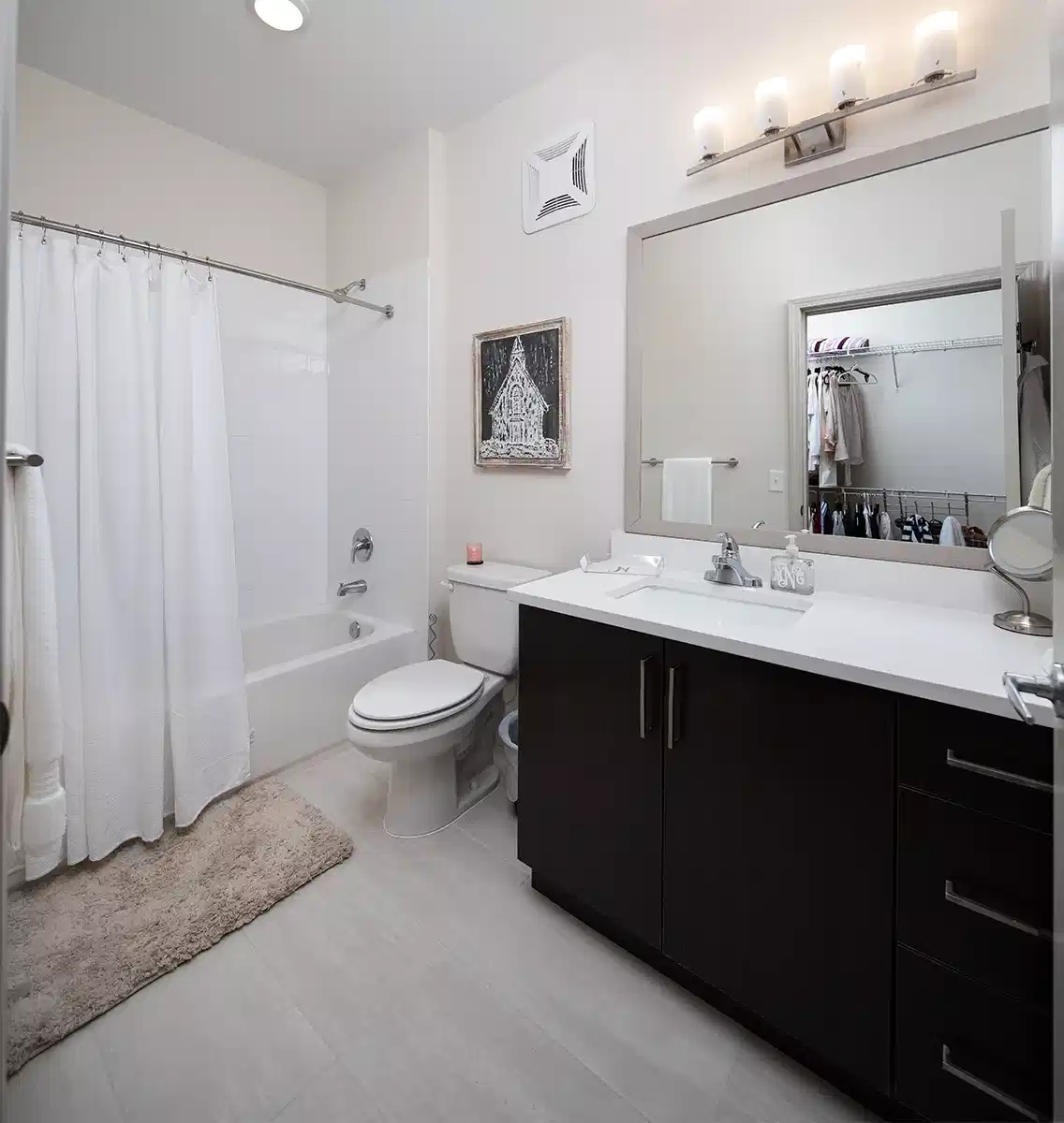 Traditions 50, Tuscaloosa - Tuscaloosa, Alabama, United States - Bathroom