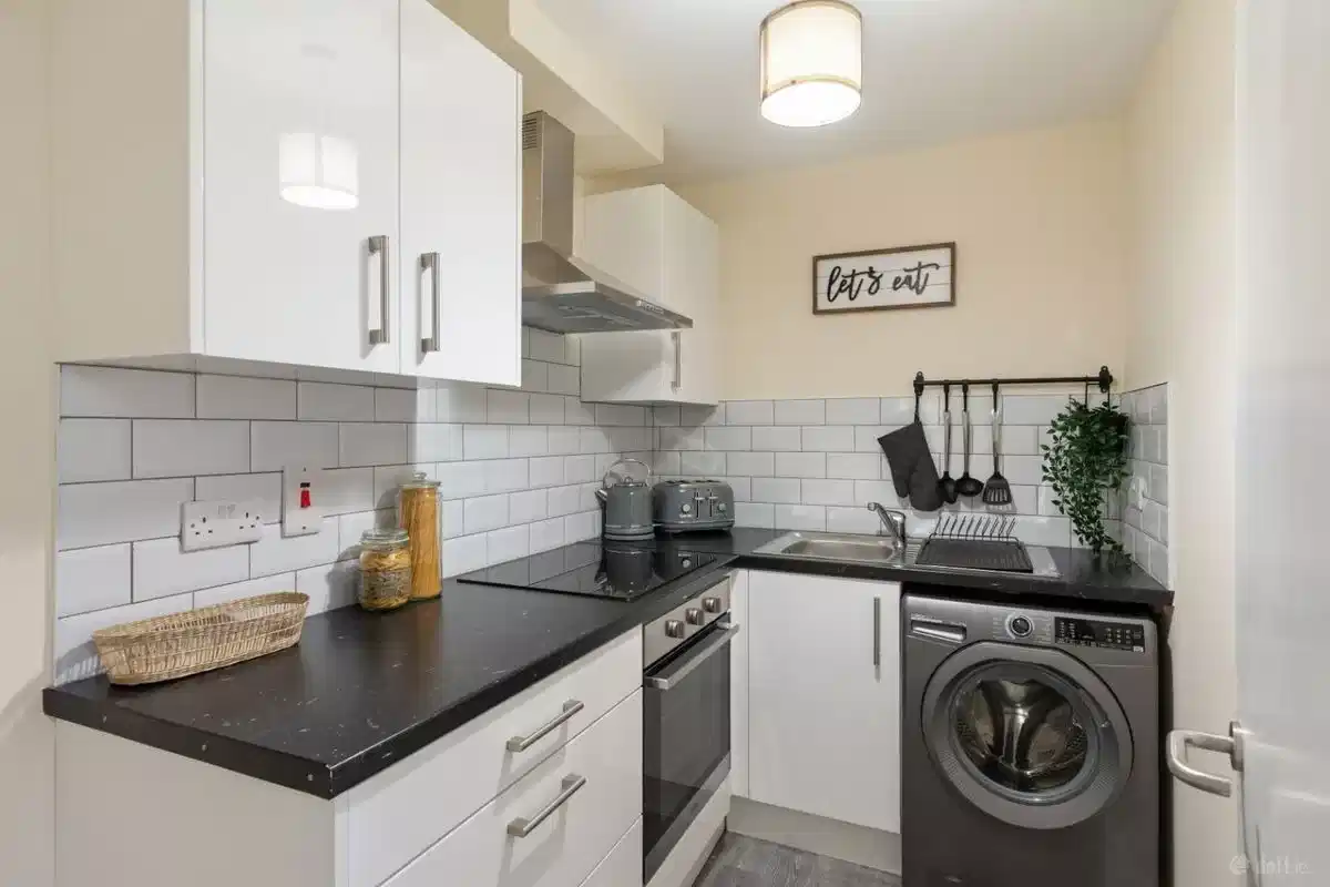 Room in a 2 Bedroom Apartment, 16 Emmet Lodge, Emmet Court, Dublin 8 D08 EY83 image 11