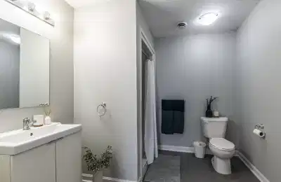 Arcadian Students - Barrie, Canada - Bathroom