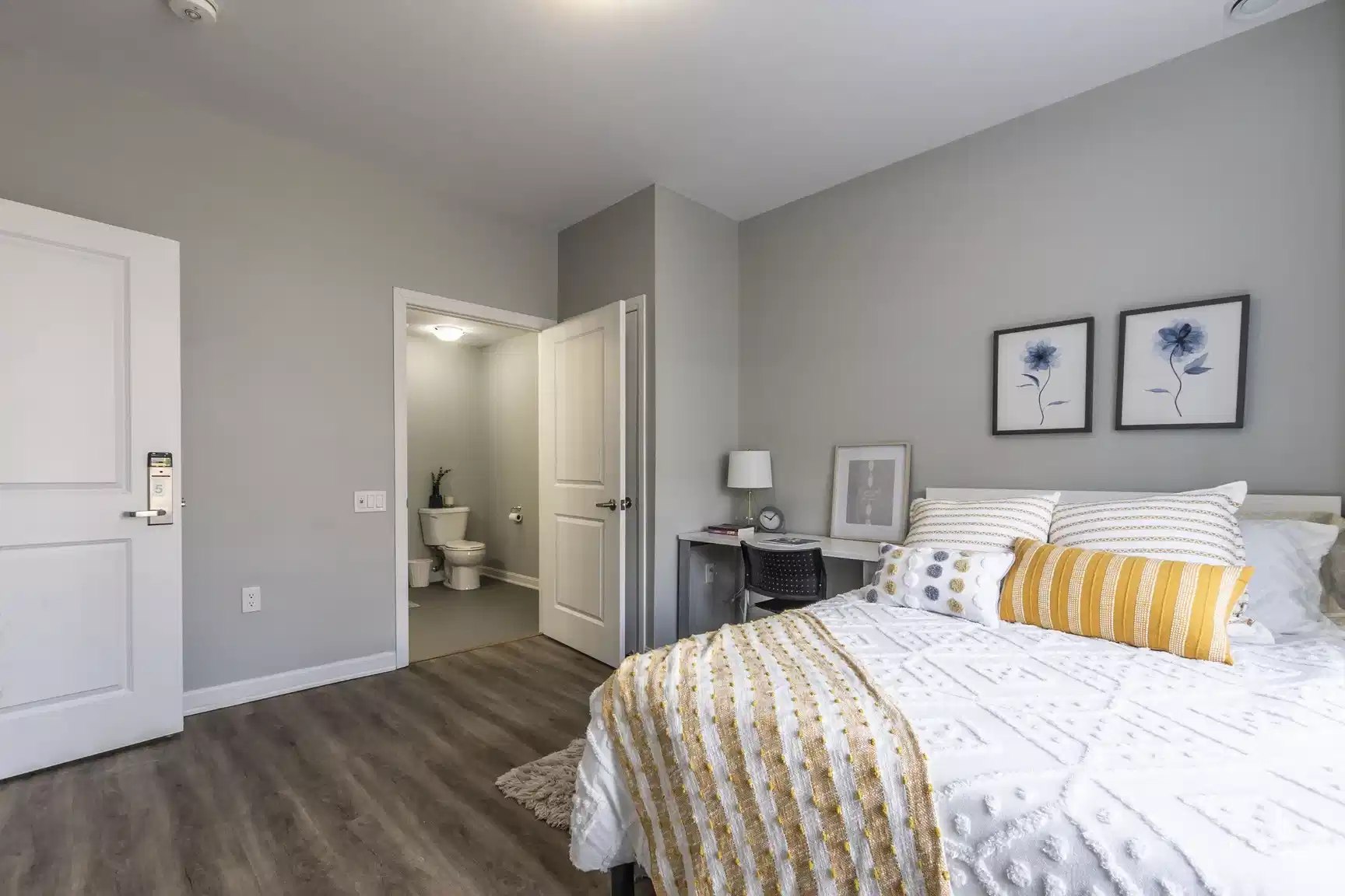 Arcadian Students - Barrie, Canada - Bedroom