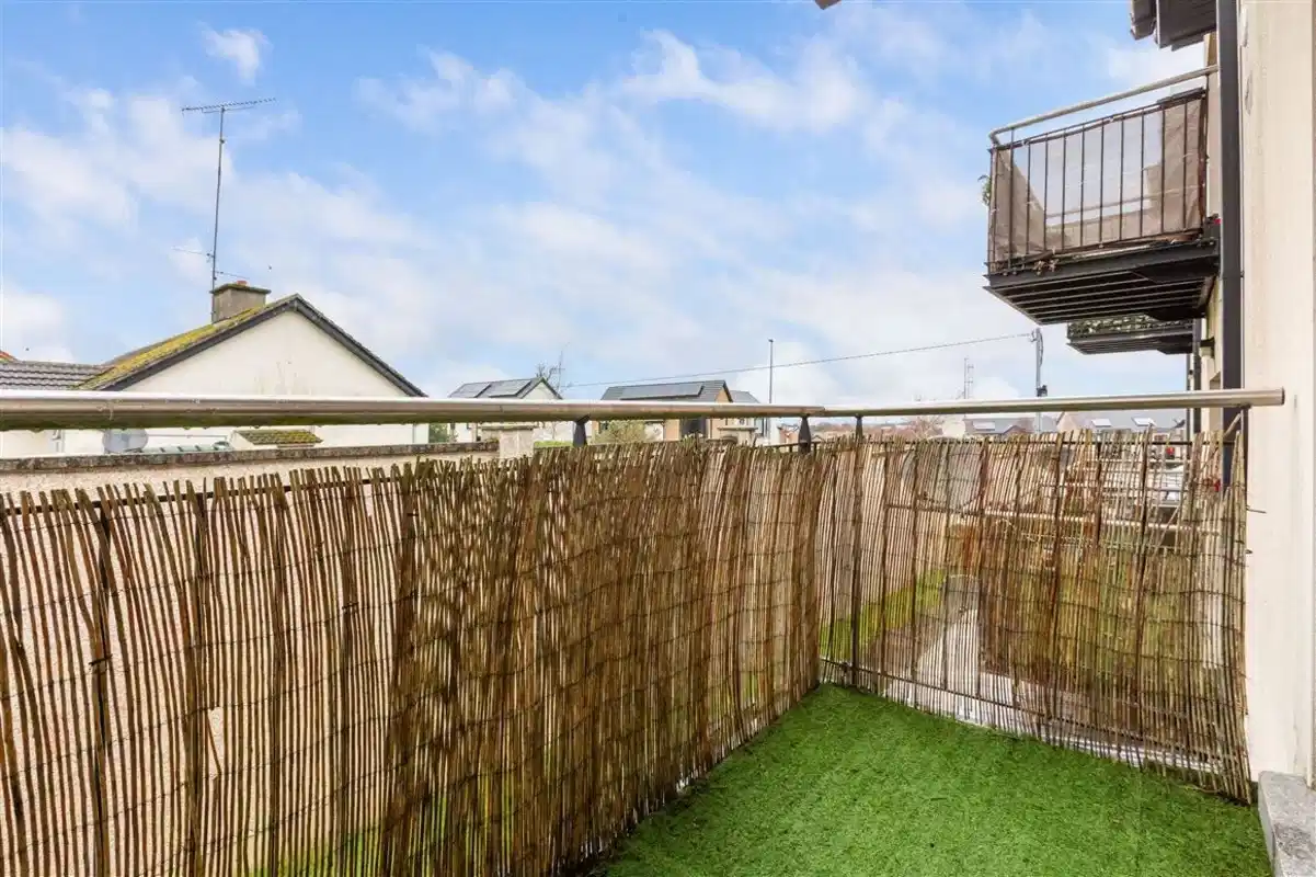 Room in a 2 Bedroom Apartment, 53 Slade Castle Ave, Saggart, Co. Dublin D24 N279 - Dublin, Ireland - Exterior