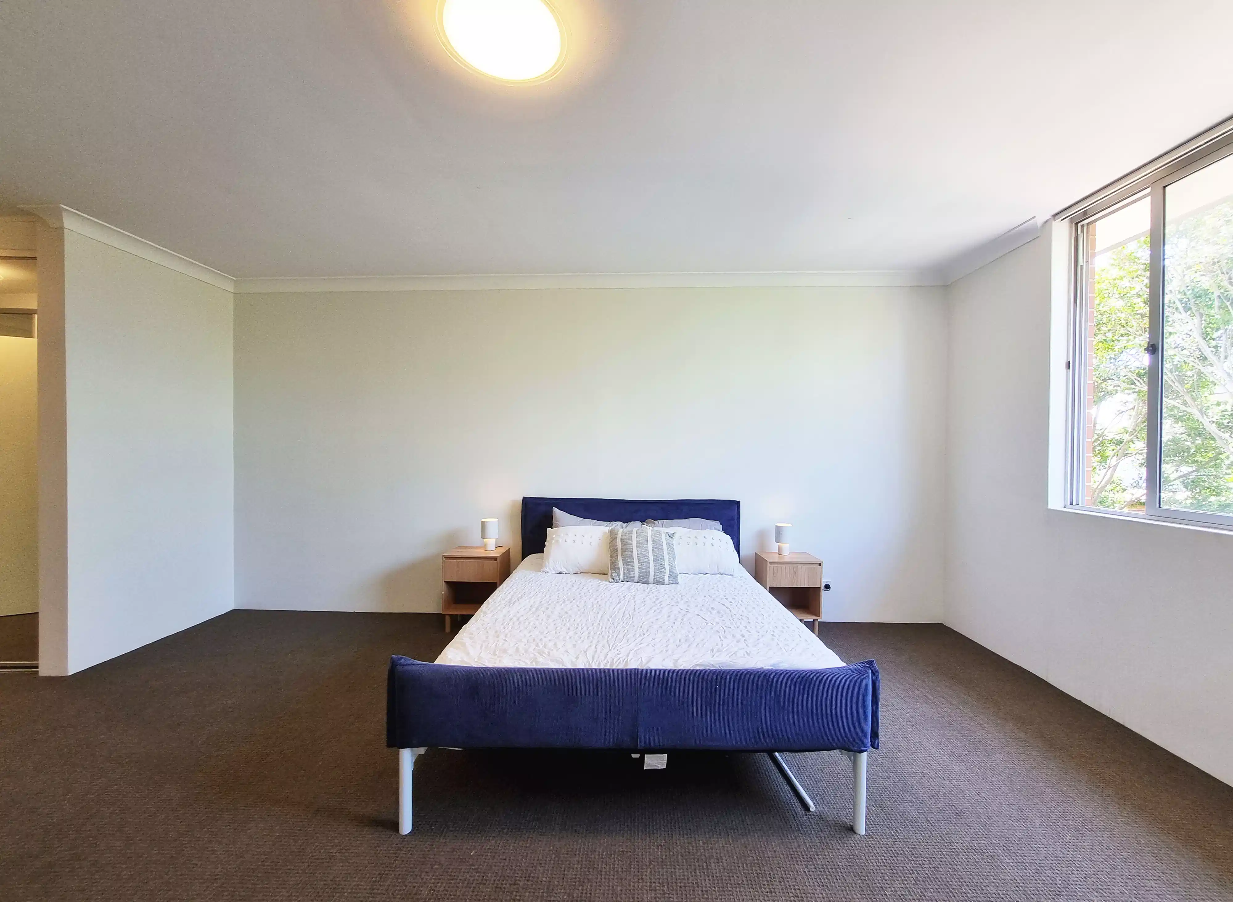 Common Area?w=400&h=260&fit=crop&q=40&auto=format&trim=auto