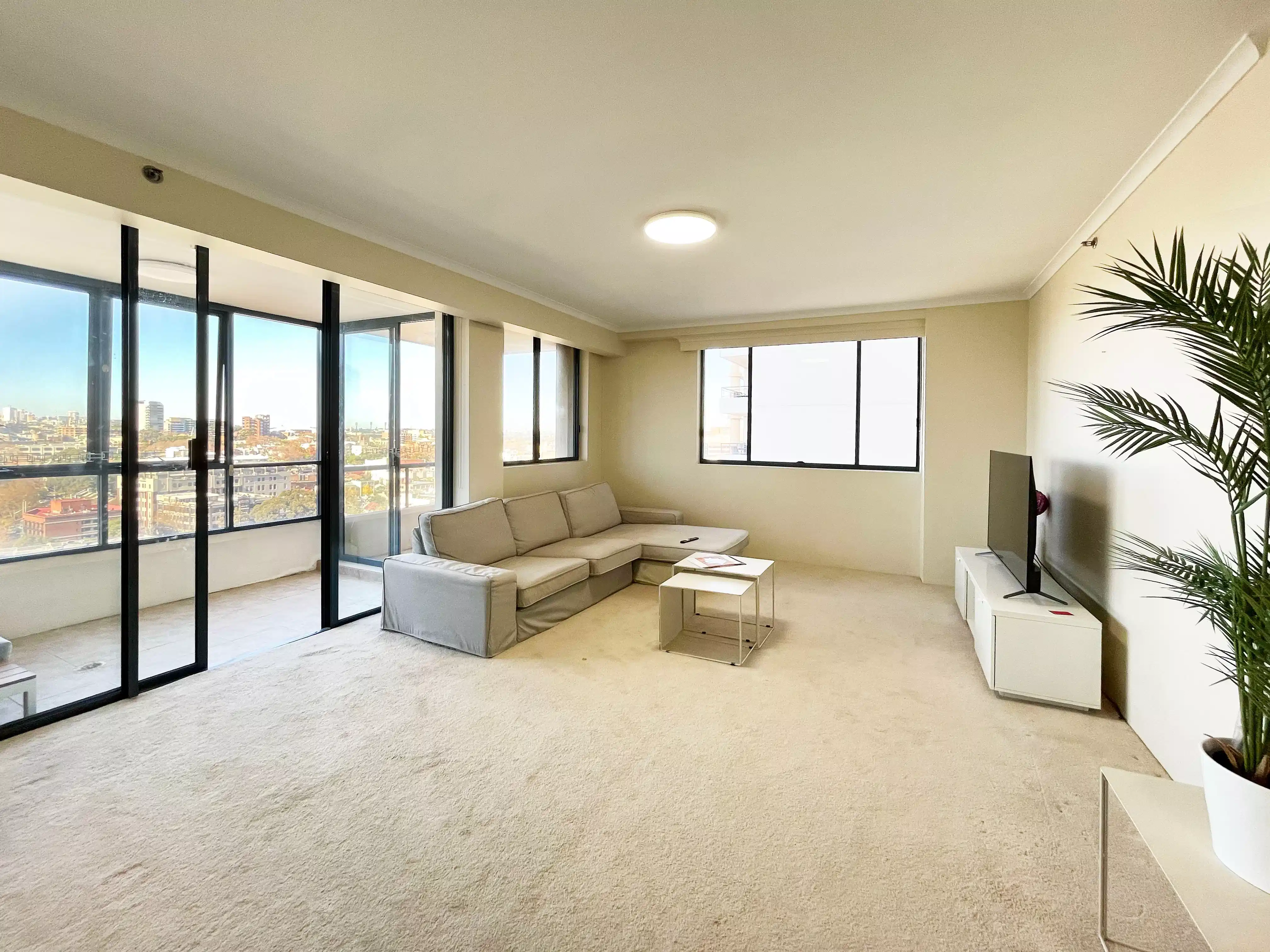 Room in a 3 Bedroom Apartment, 303 Castlereagh Street, Haymarket, Australia NSW 2000 5