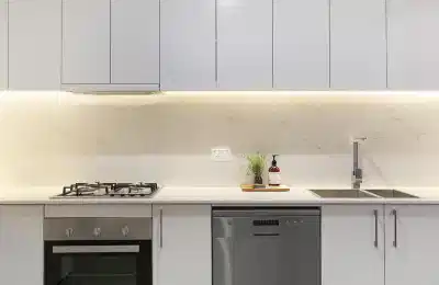 Room in a 3 Bedroom Apartment, 16 Hinchcliffe Place, Zetland, Australia NSW 2017 - Sydney, New South Wales, Australia - Kitchen
