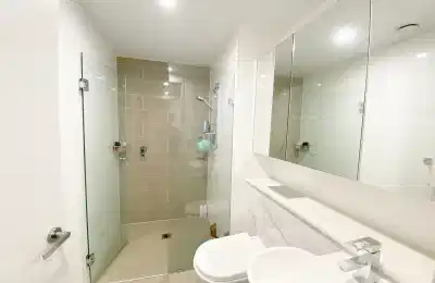 Room in a 3 Bedroom Apartment, 887 South Dowling St, Waterloo, Australia NSW 2017 - Sydney, New South Wales, Australia - Bathroom