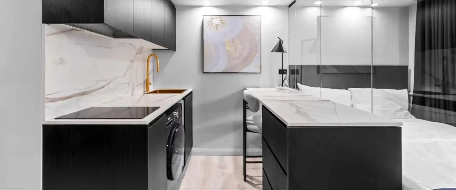 Bathroom?w=400&h=260&fit=crop&q=40&auto=format&trim=auto