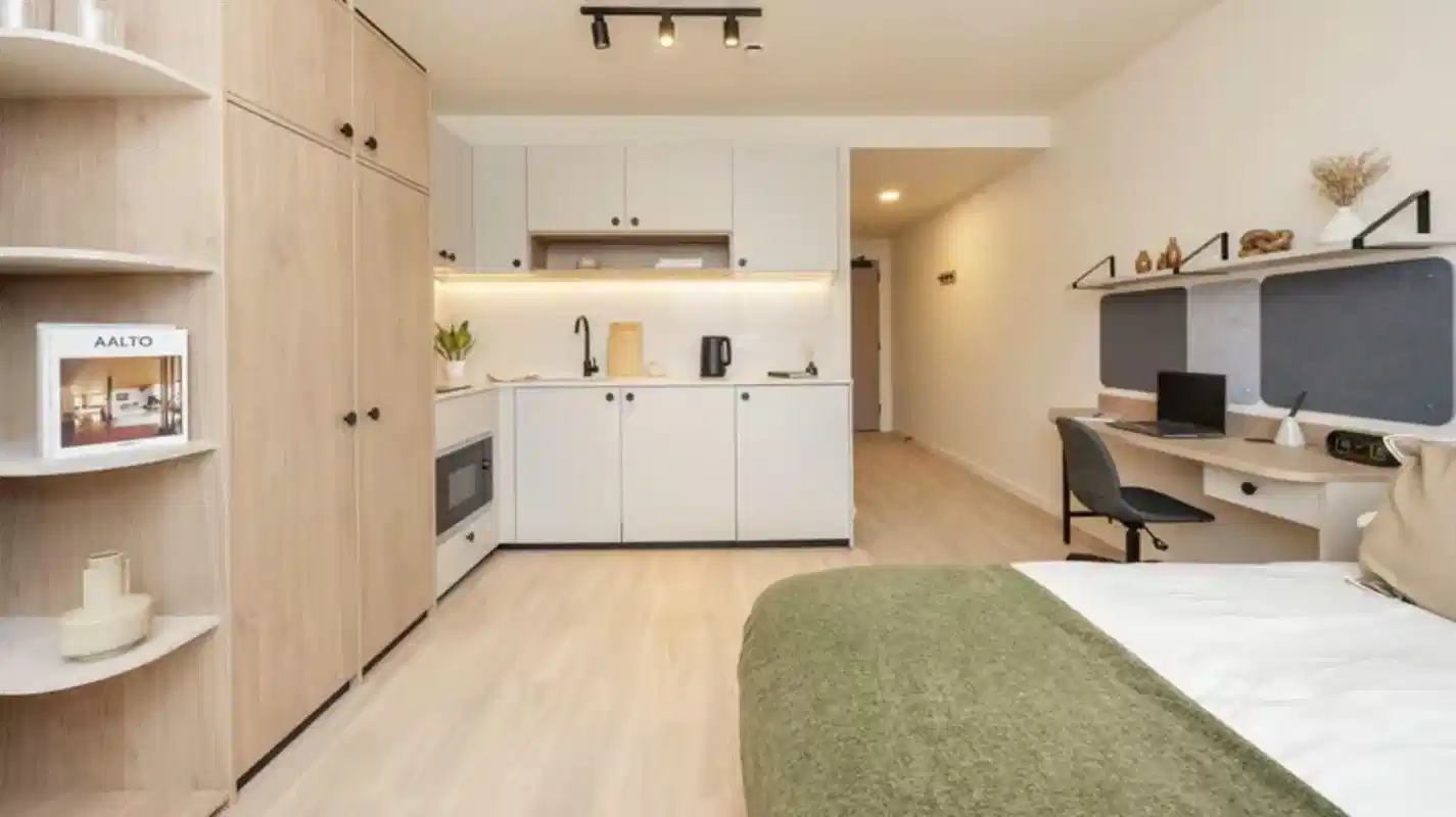 Amenities?w=400&h=260&fit=crop&q=40&auto=format&trim=auto
