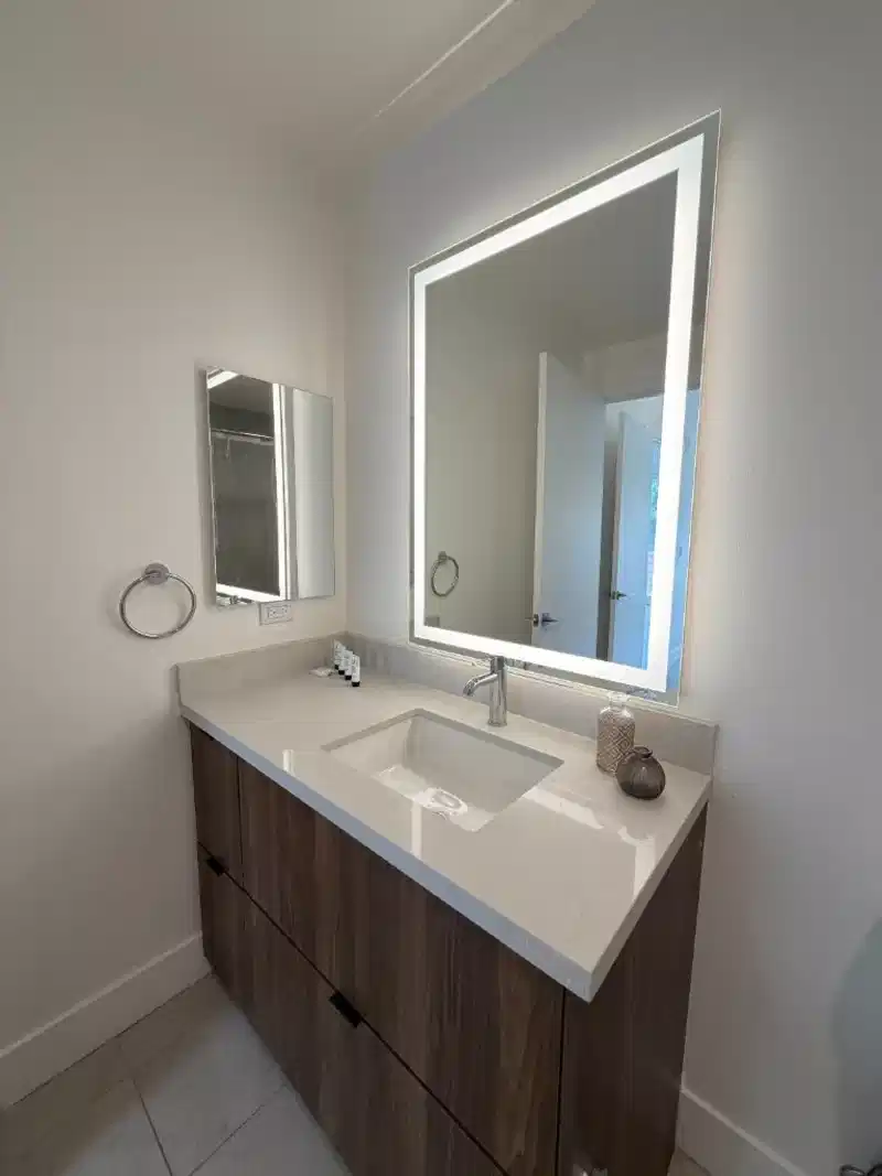 Kitchen?w=400&h=260&fit=crop&q=40&auto=format&trim=auto