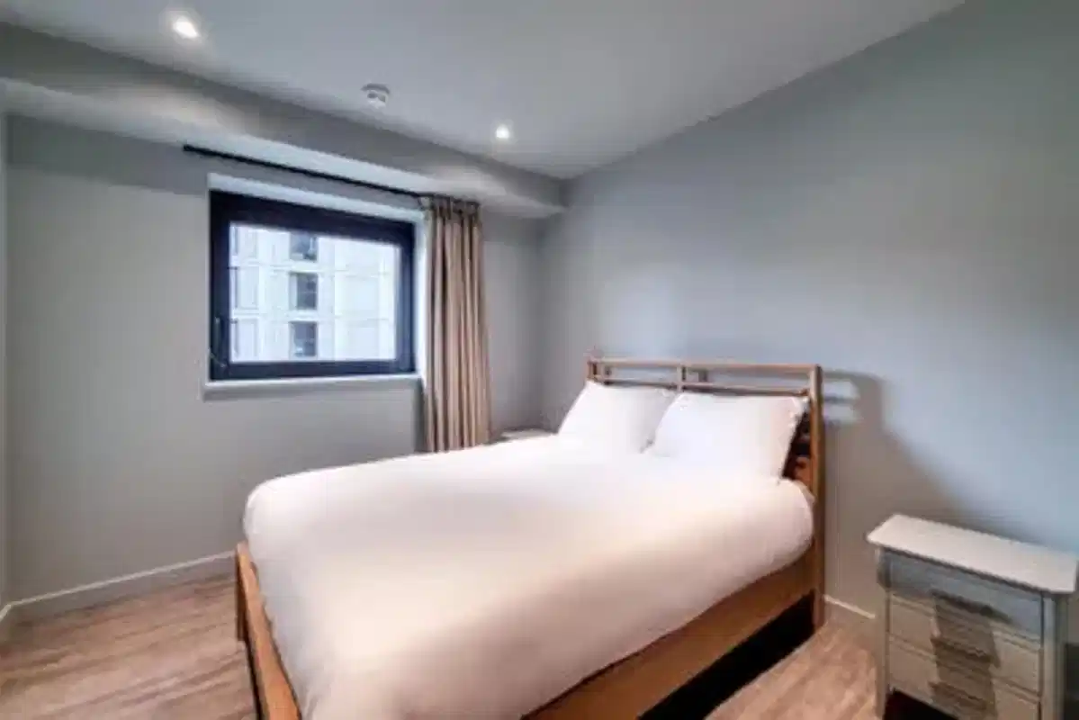 Amenities?w=400&h=260&fit=crop&q=40&auto=format&trim=auto