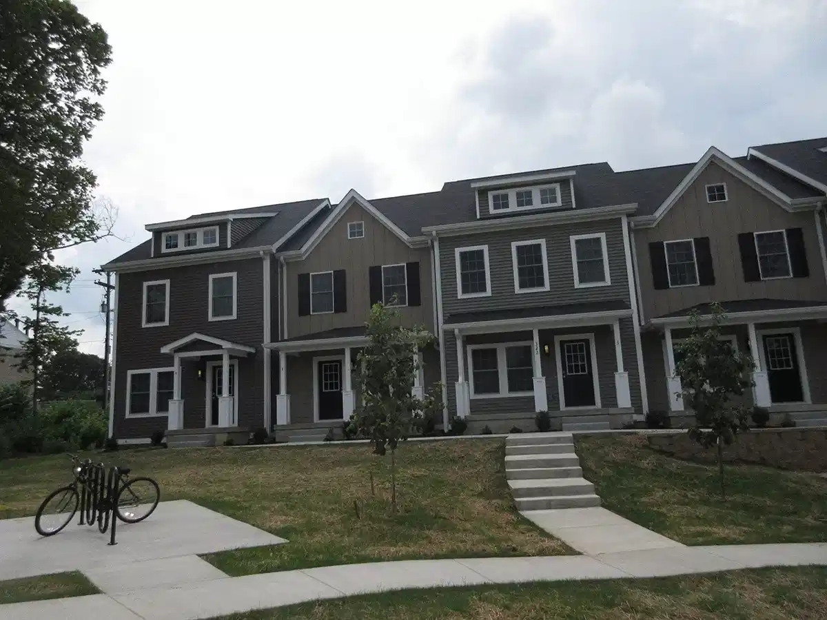 University Manors, Bloomington 5