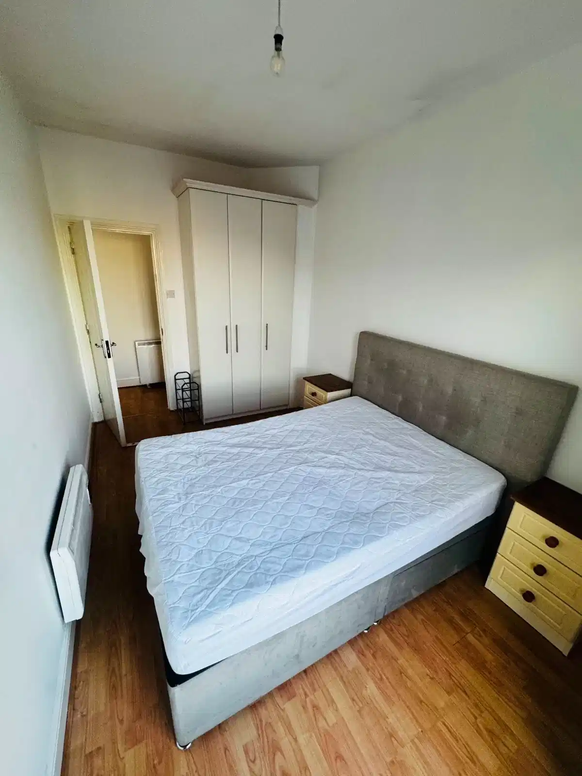 Room in a 4 Bedroom Apartment, Apartment 33, Elmfield Court, Clondalkin, Dublin 22, D22 DF80 - Dublin, Ireland - Bedroom