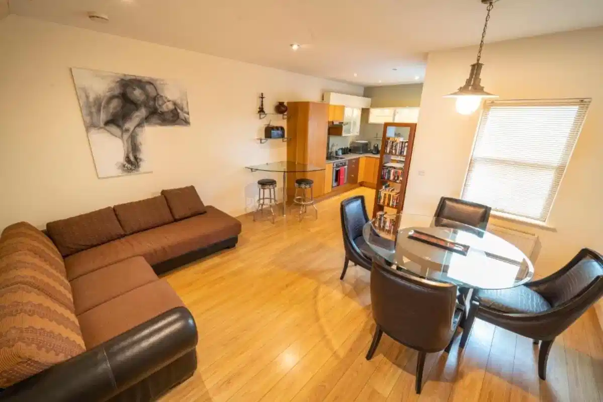 Room in a 3 Bedroom Apartment, 1 College Crescent, College Rd, Galway, H91 WEW8 - Galway, Ireland - Common Area