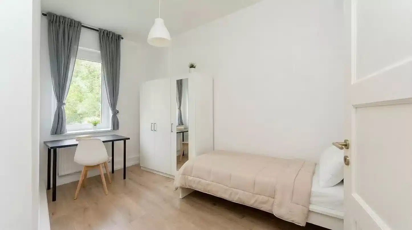 Room In 3 Bed 1 Bath (#L11.3.)