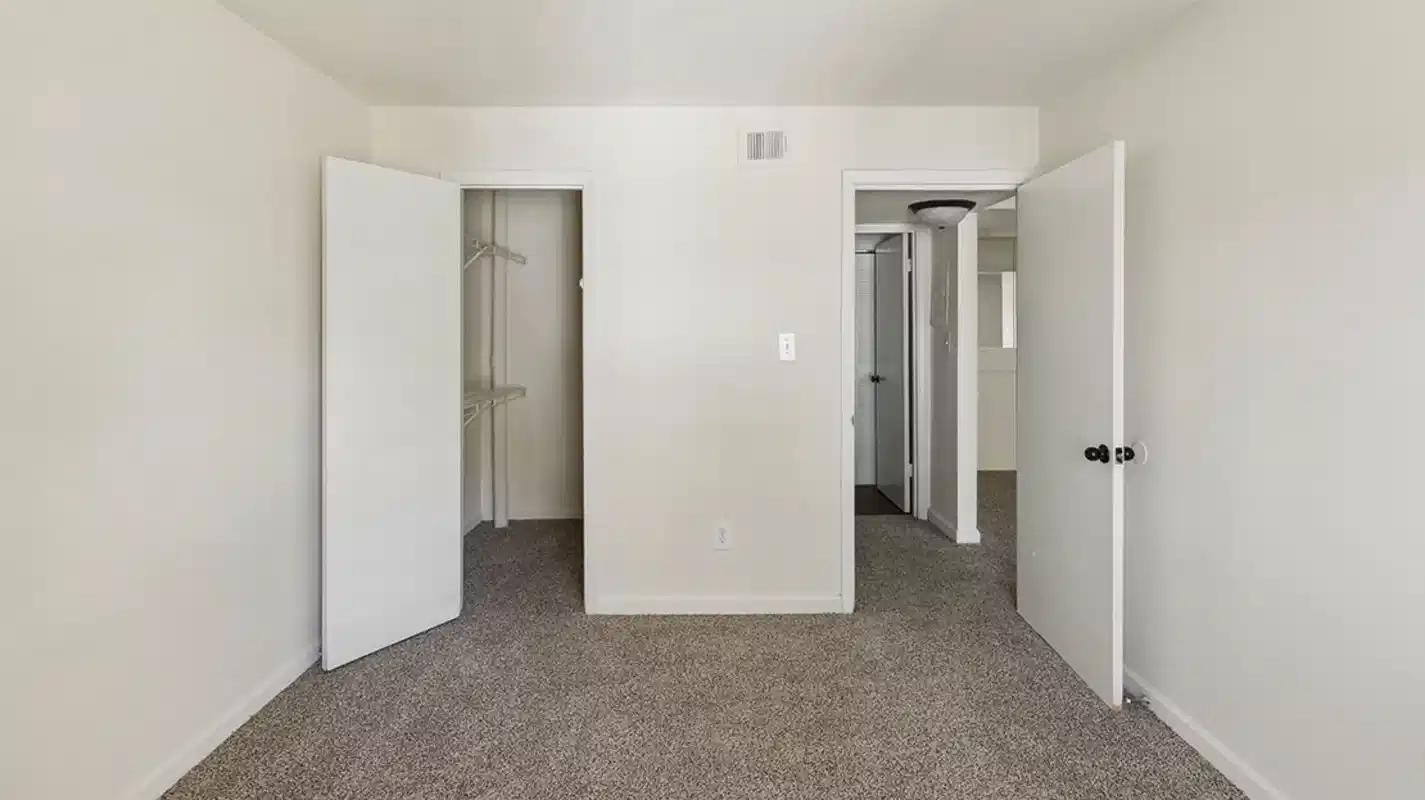 Overlook Apartments, Greenville 3
