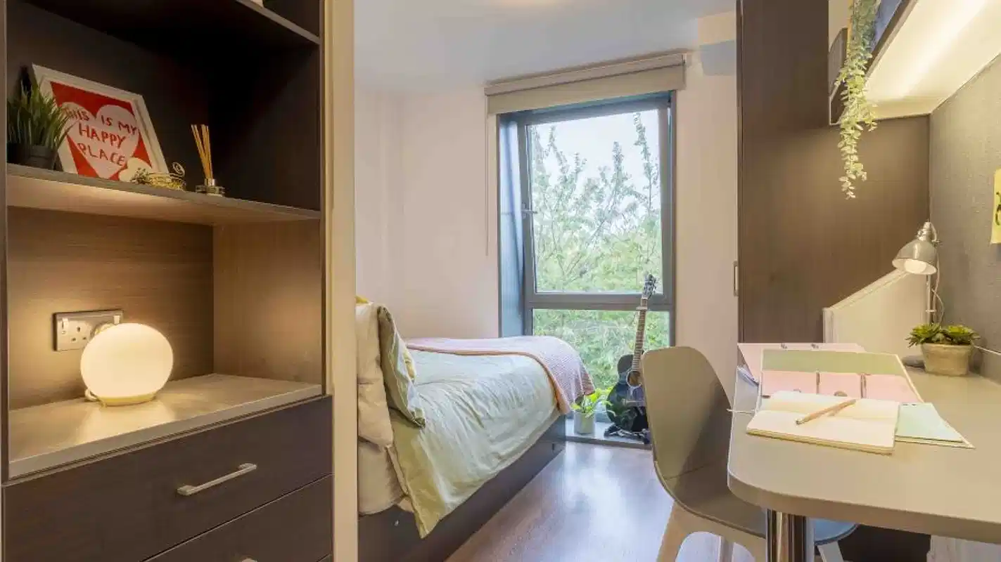 Copper En Suite