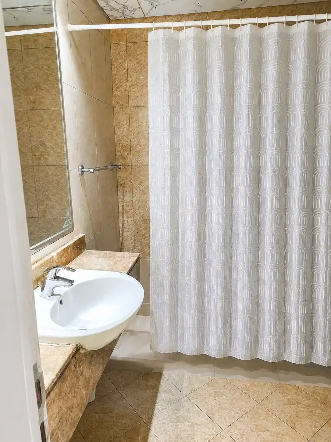 Amenities?w=400&h=260&fit=crop&q=40&auto=format&trim=auto