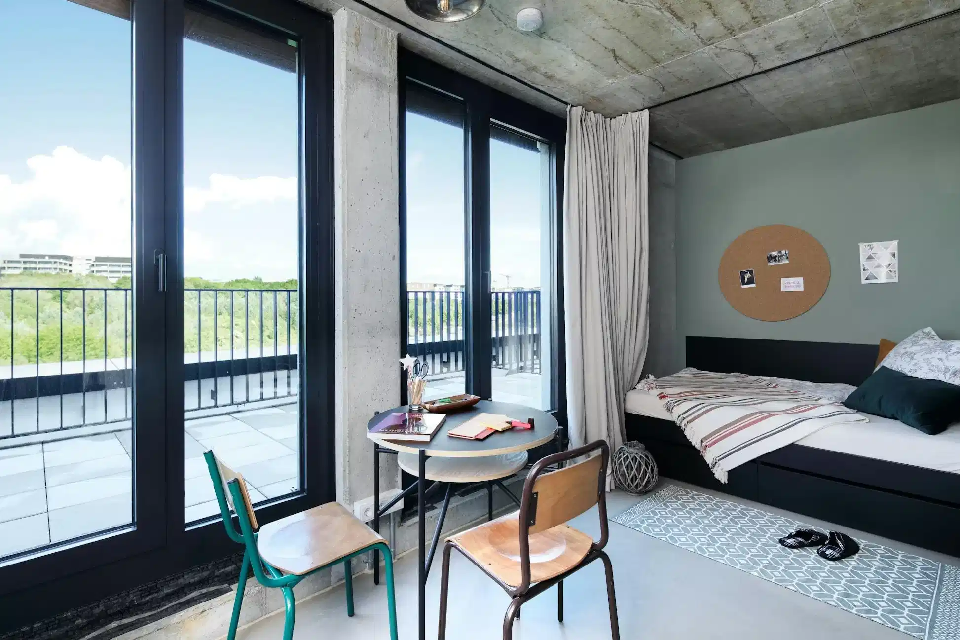 1 Bed - 1 Bath (Penthouse Balcony)