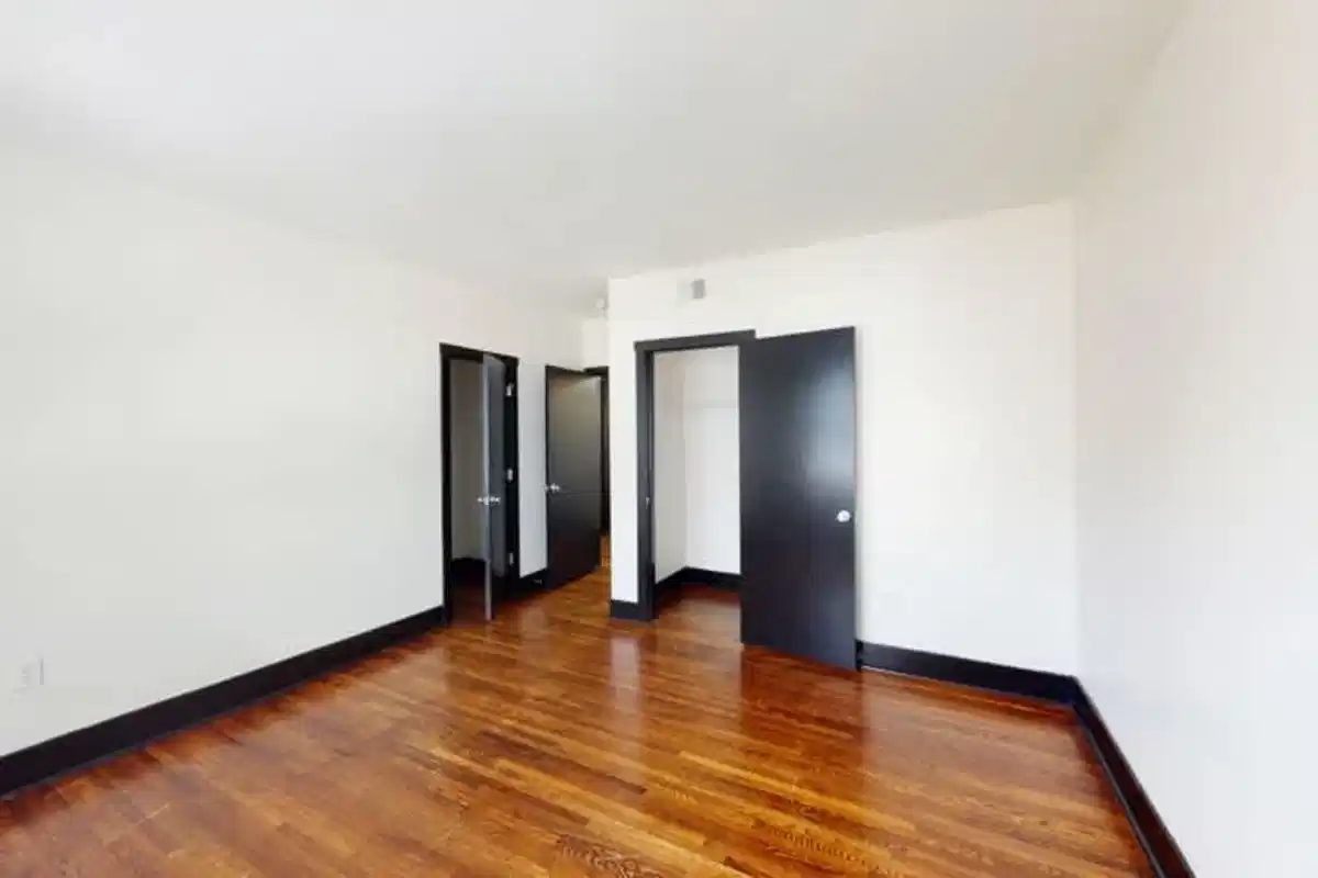 Common Area?w=400&h=260&fit=crop&q=40&auto=format&trim=auto