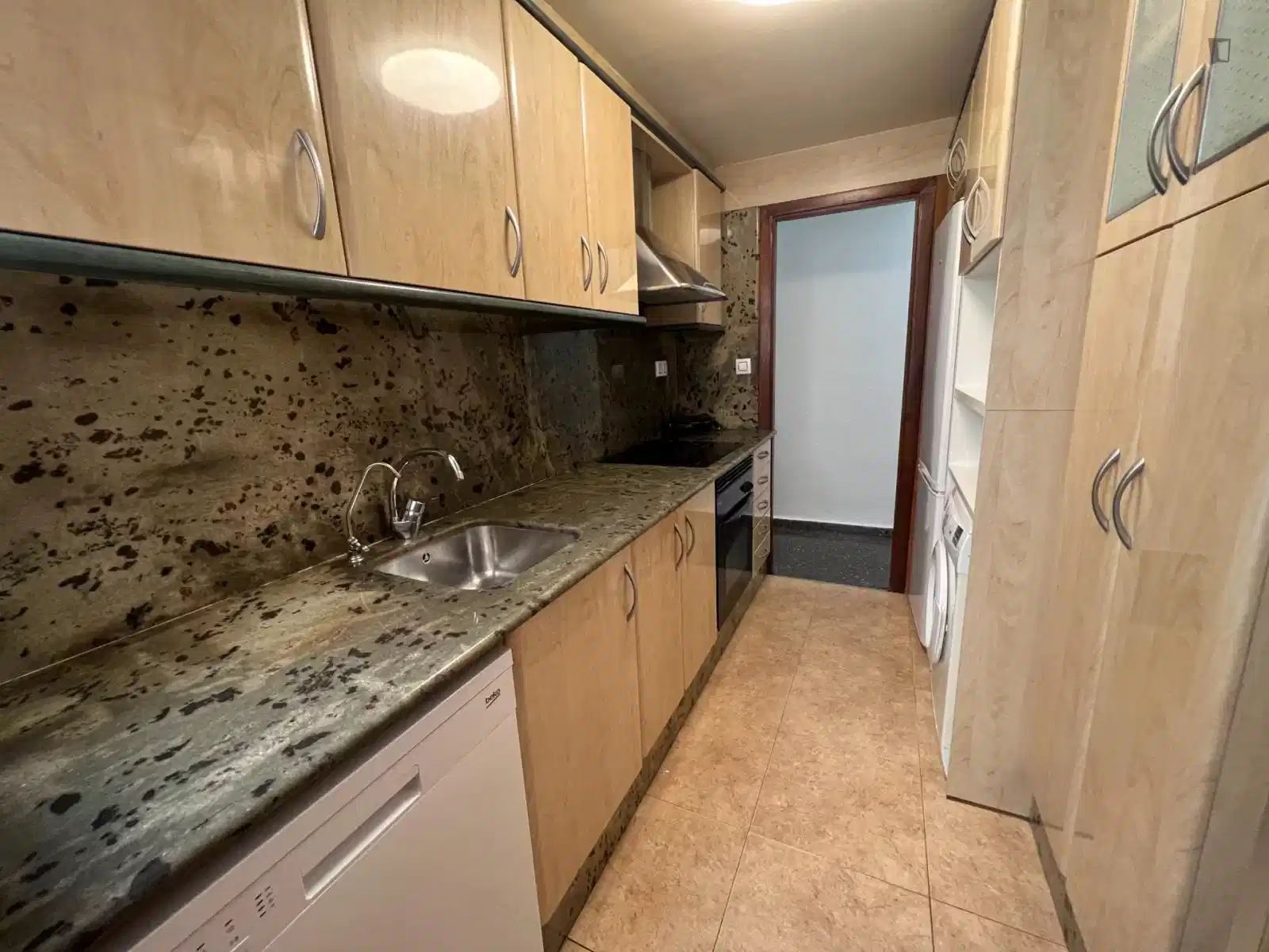 UNP 46035, Valencia - Valencia, Spain - Kitchen