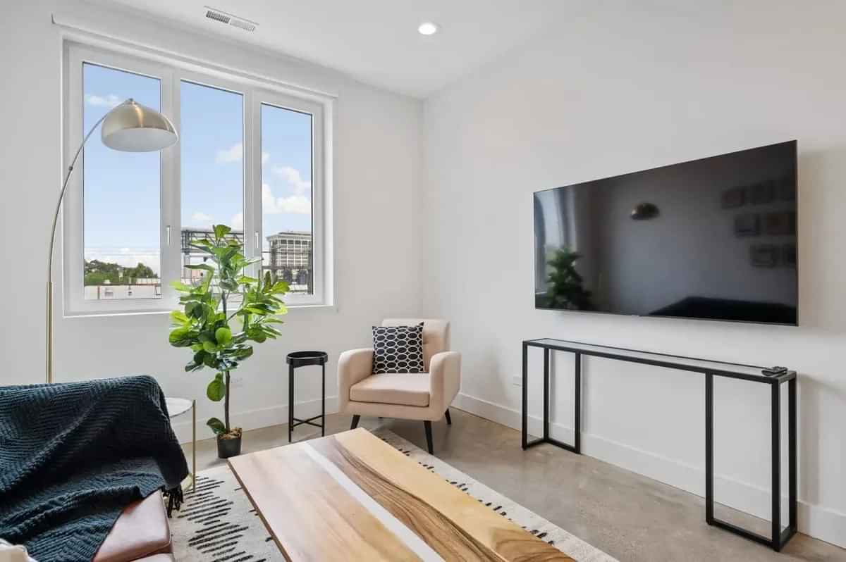 Bedroom?w=400&h=260&fit=crop&q=40&auto=format&trim=auto