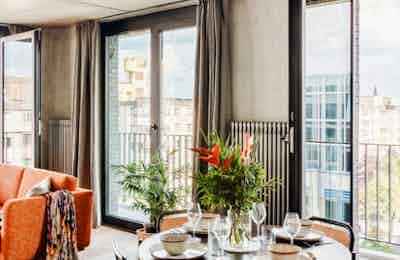 Common Area?w=400&h=260&fit=crop&q=40&auto=format&trim=auto