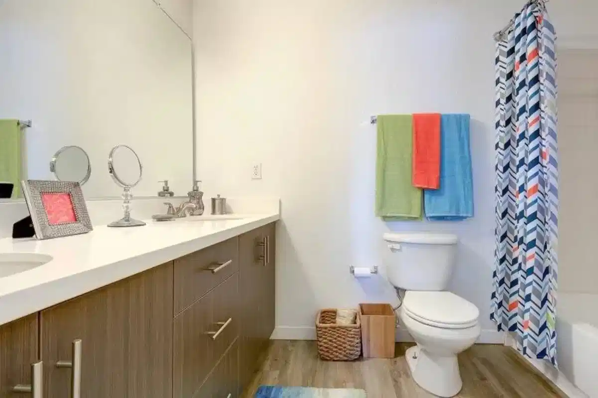 The U, Davis - Davis, California, United States - Bathroom