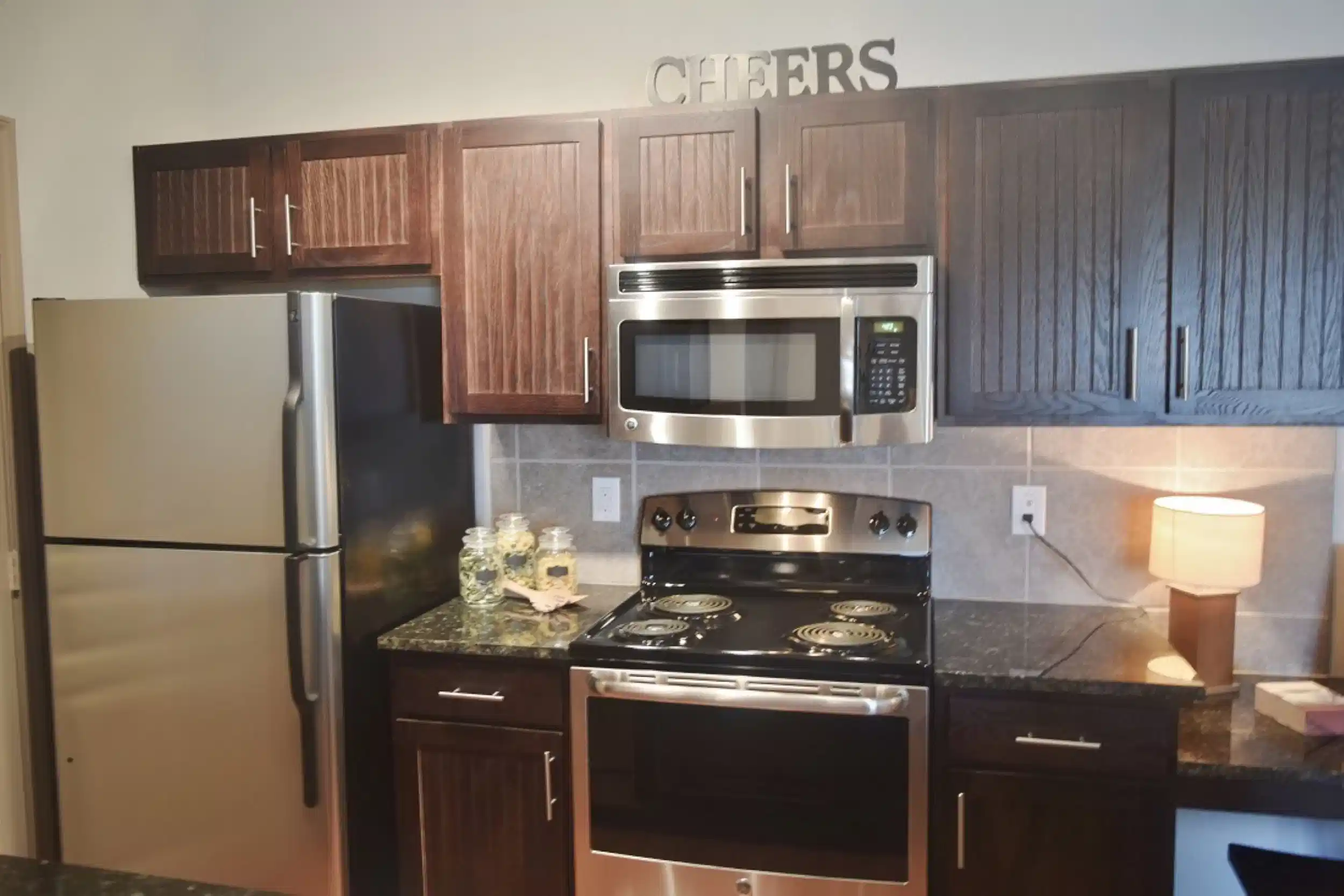 Amenities?w=400&h=260&fit=crop&q=40&auto=format&trim=auto