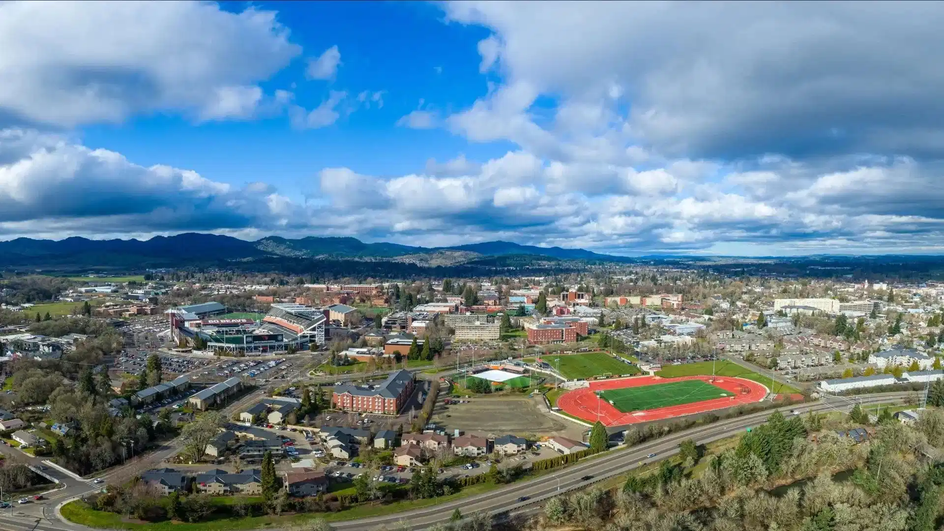 Steelhead Townhouses, Eugene - Eugene, Oregon, United States - Amenities