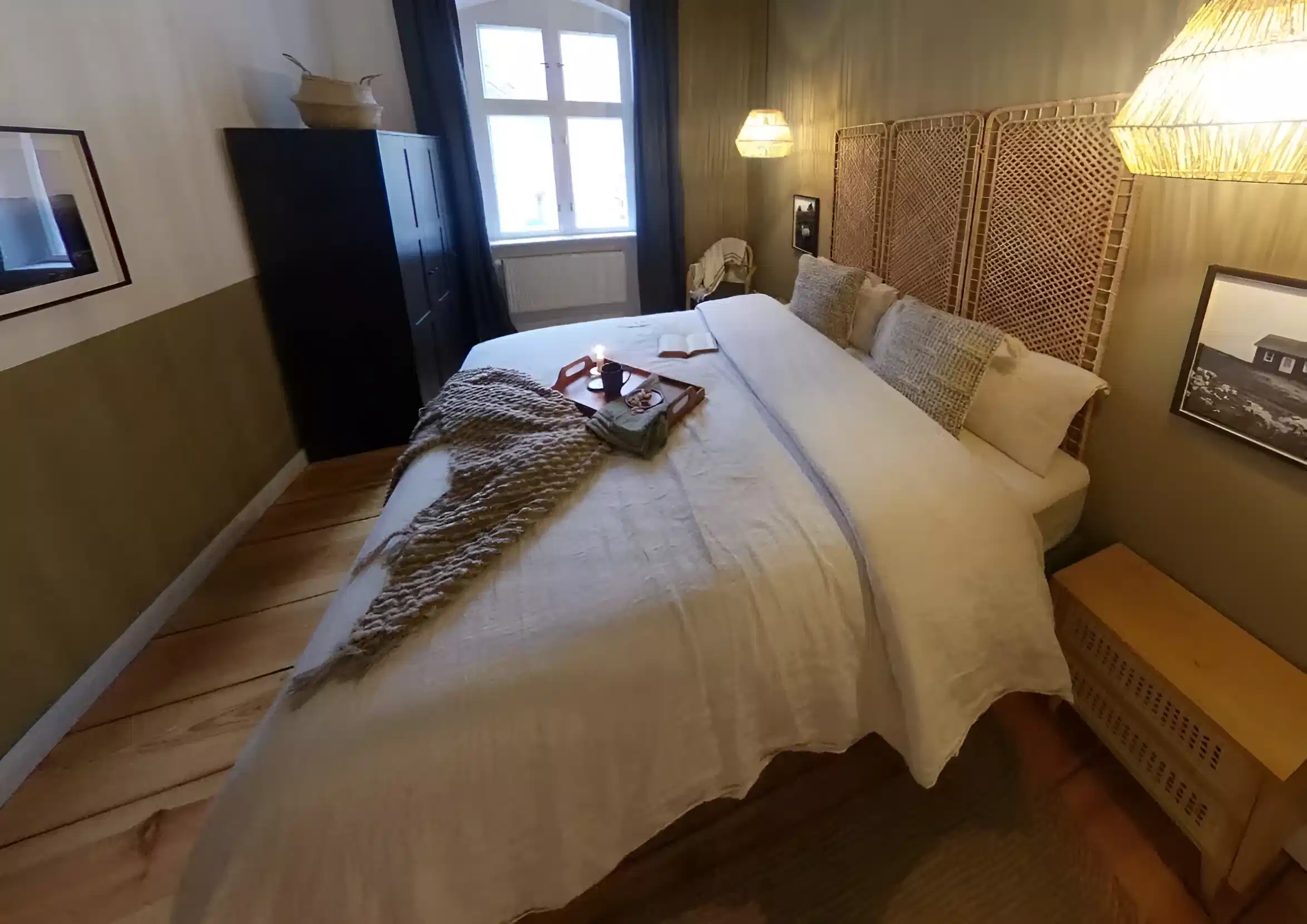 Common Area?w=400&h=260&fit=crop&q=40&auto=format&trim=auto