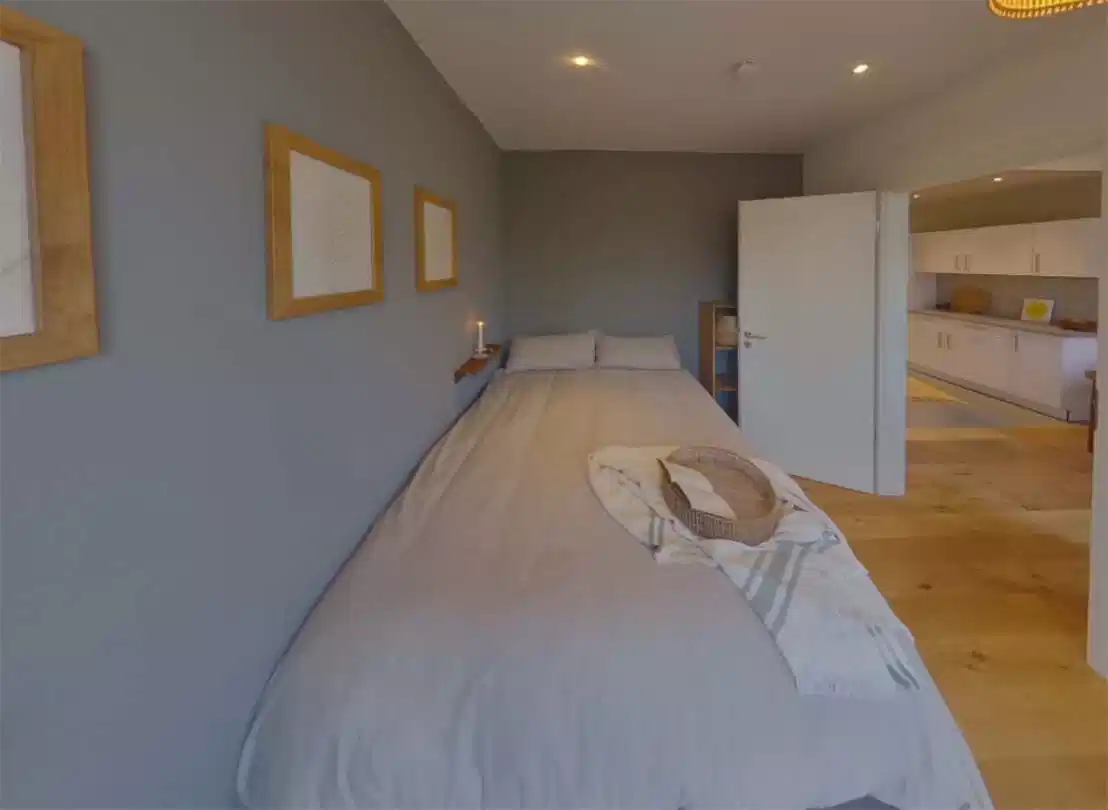 Amenities?w=400&h=260&fit=crop&q=40&auto=format&trim=auto