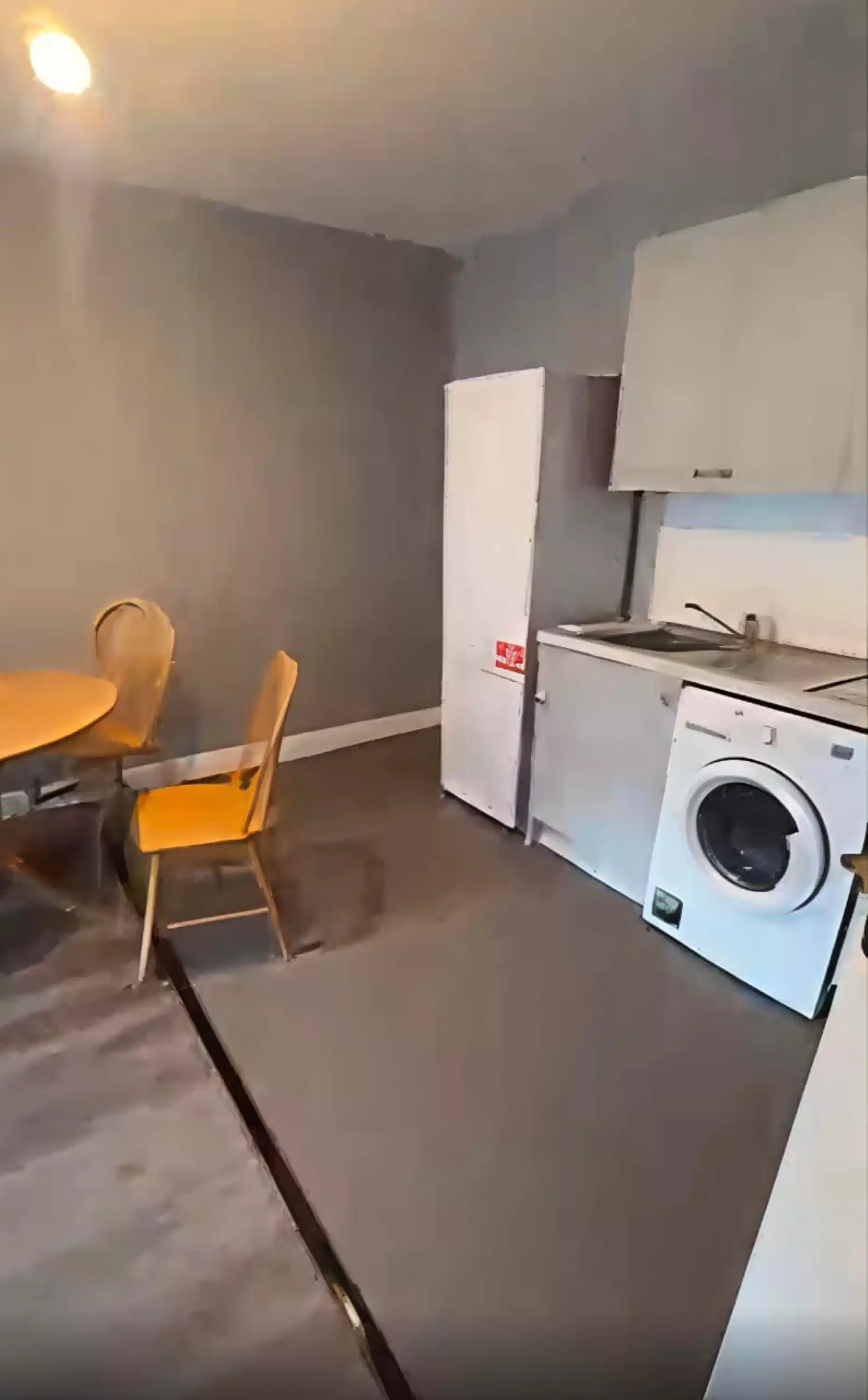 Room in A 2 Bedroom Apartment, 602 The Windmill, Dock Rd, Mountkennet, Limerick V94 E510 - Limerick, Ireland - Kitchen