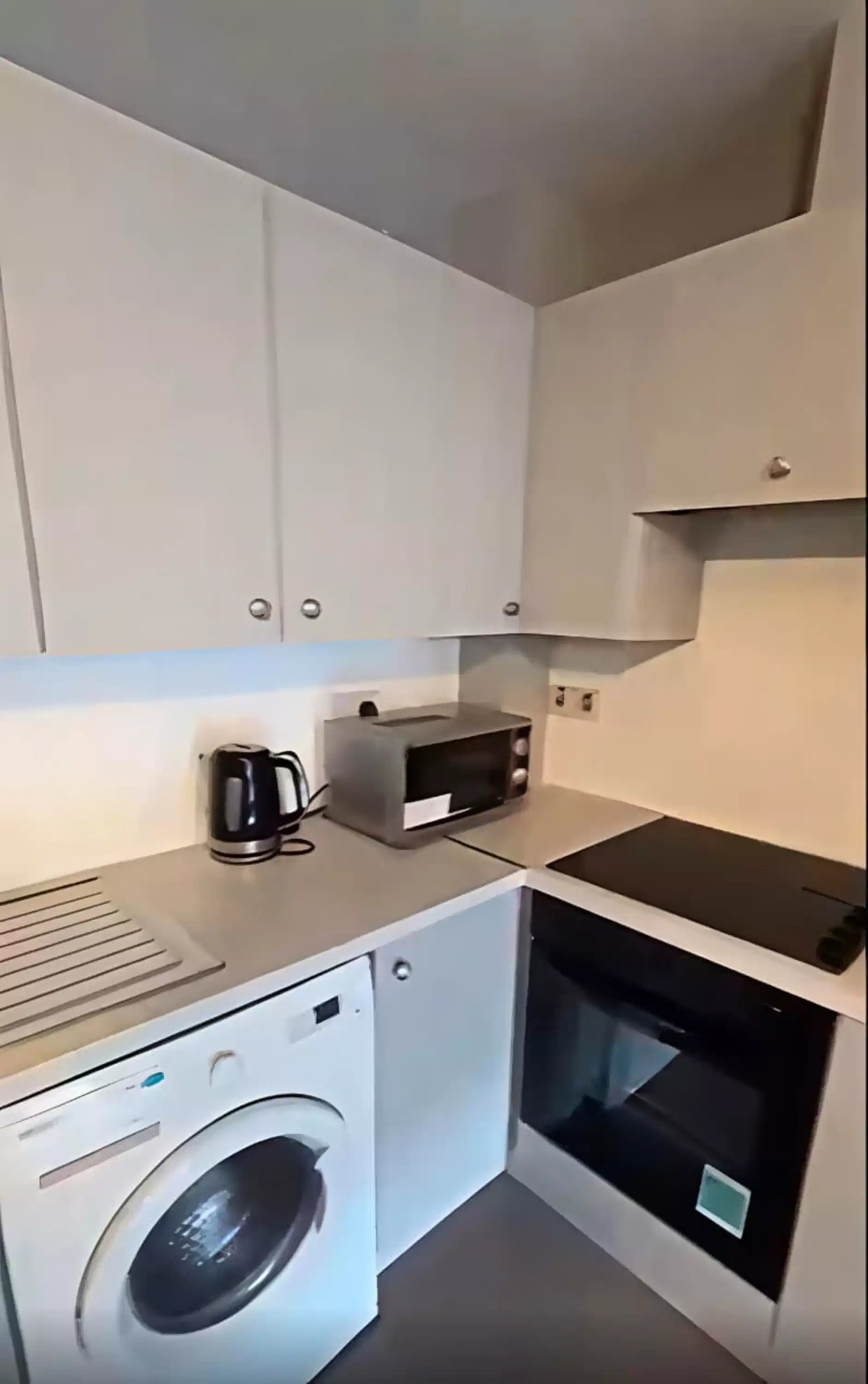 Room in A 2 Bedroom Apartment, 603 The Windmill, Dock Rd, Mountkennet, Limerick V94 W9R9 - Limerick, Ireland - Kitchen