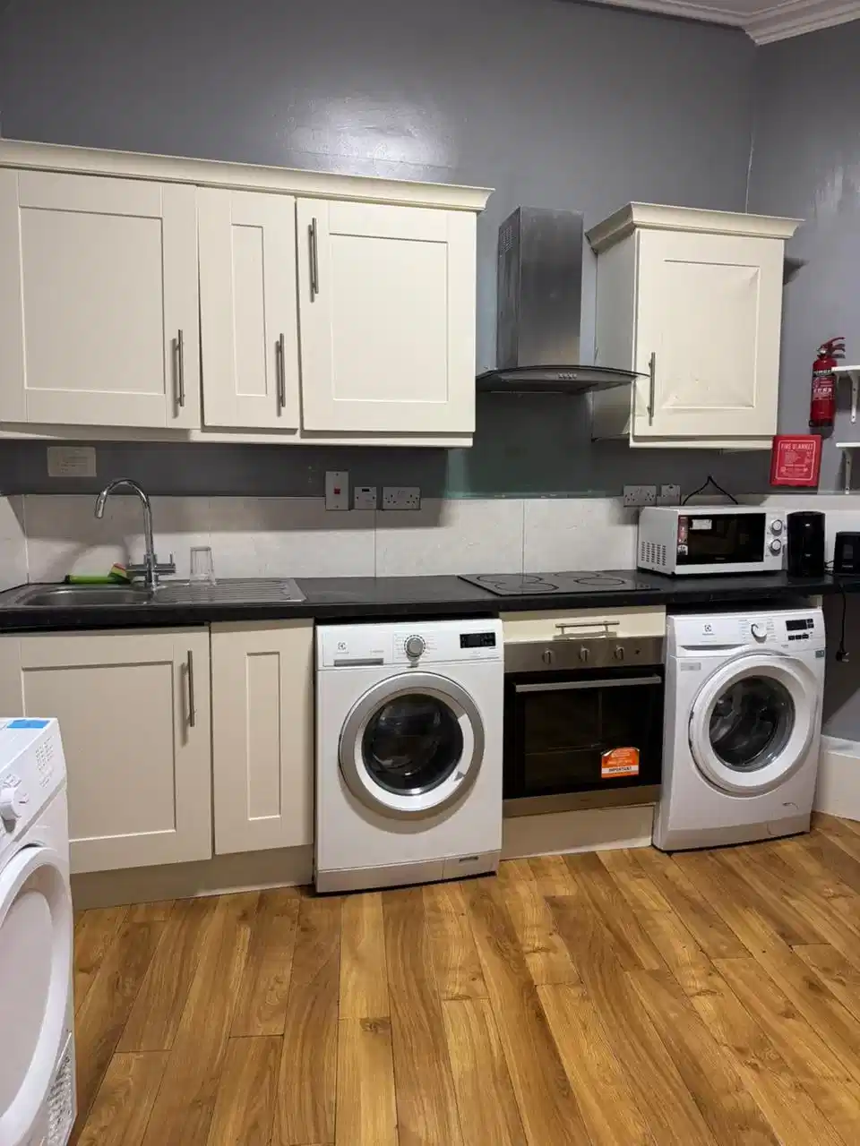 Room in A 8 Bedroom Apartment, 1 Waterfall Avenue, Drumcondra, Dublin 3 D03 DA24 - Dublin, Ireland - Kitchen