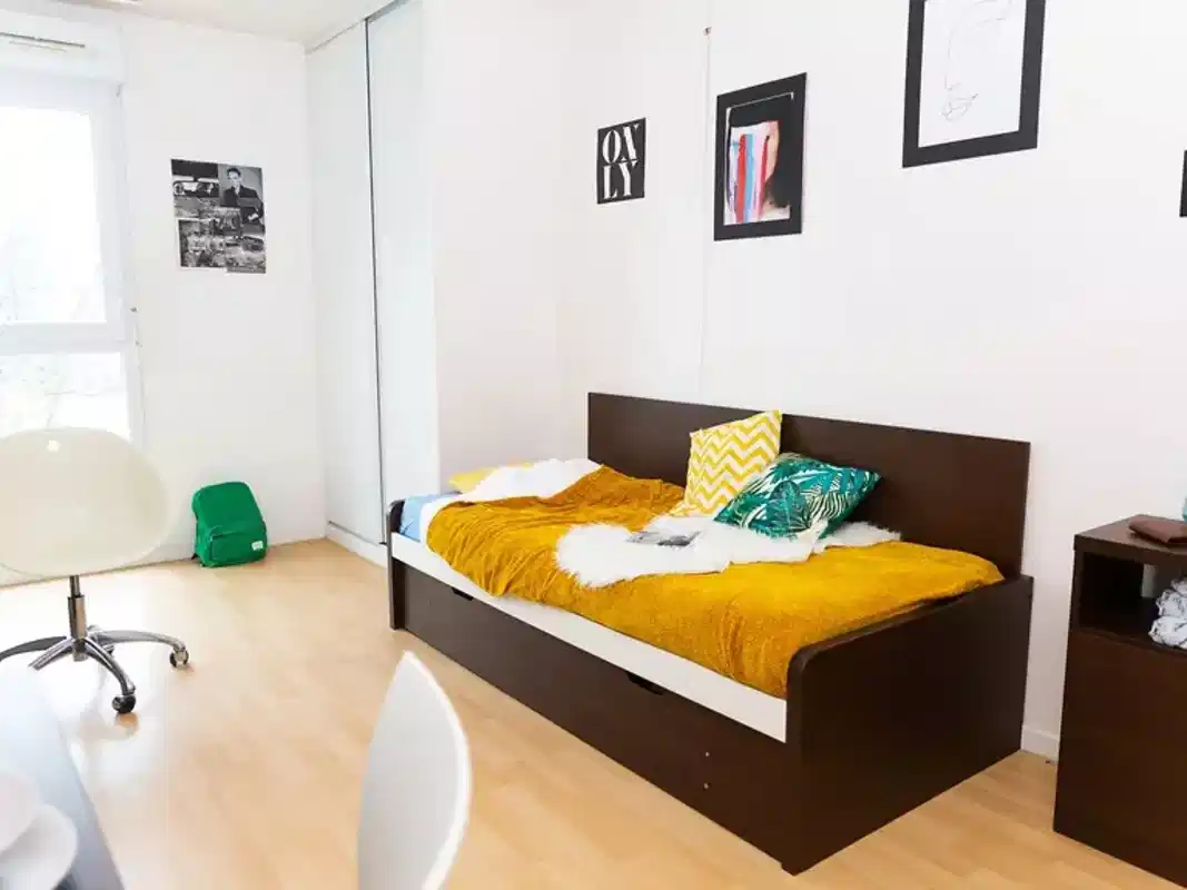 Studio with Balcony