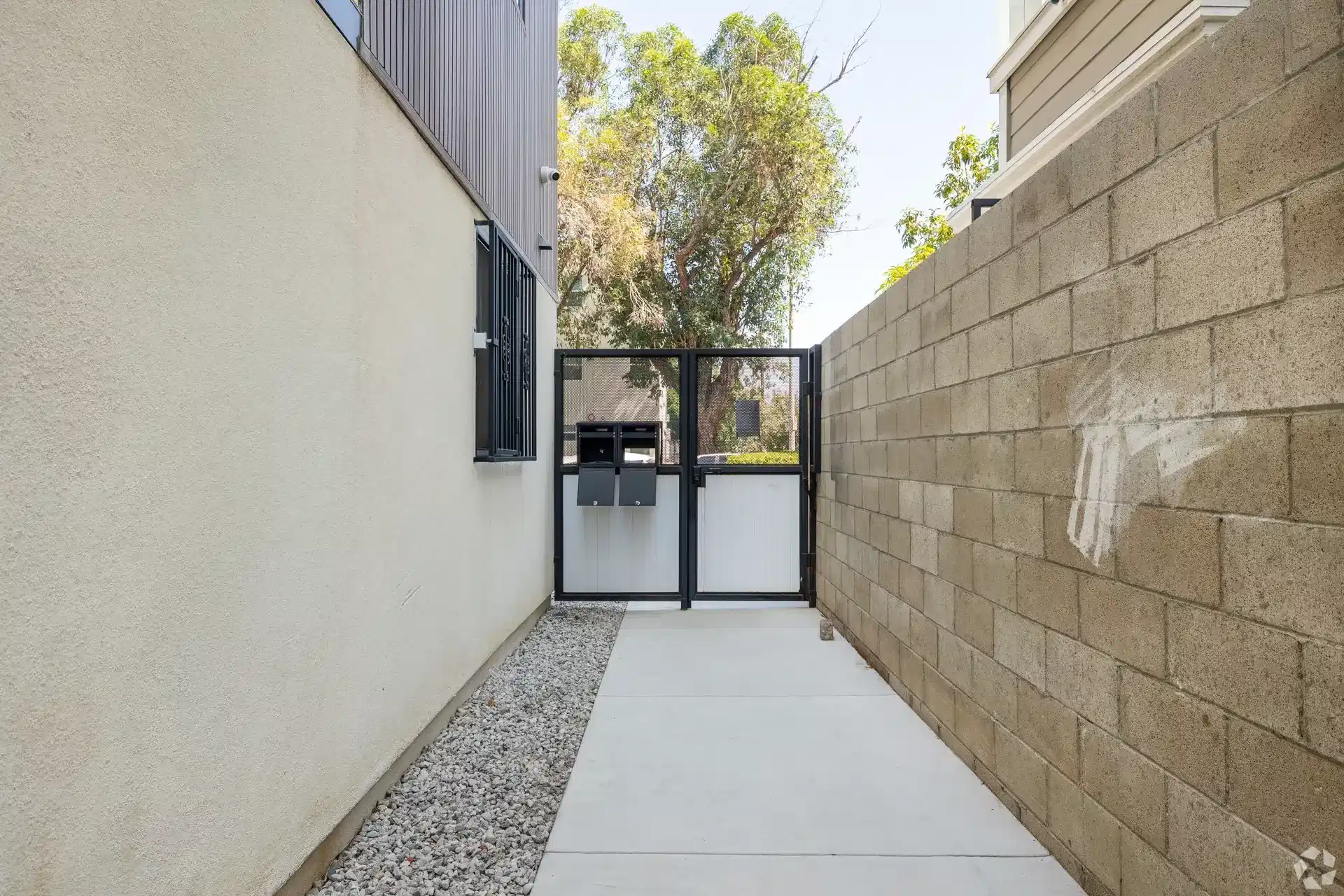 1186 W 37th Pl, Los Angeles - Los Angeles, California, United States - Exterior