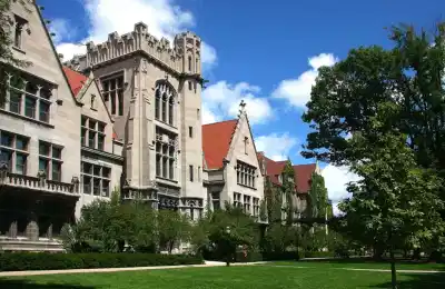 Hyde Park Tower Apartments, Chicago - Chicago, Illinois, United States - Exterior